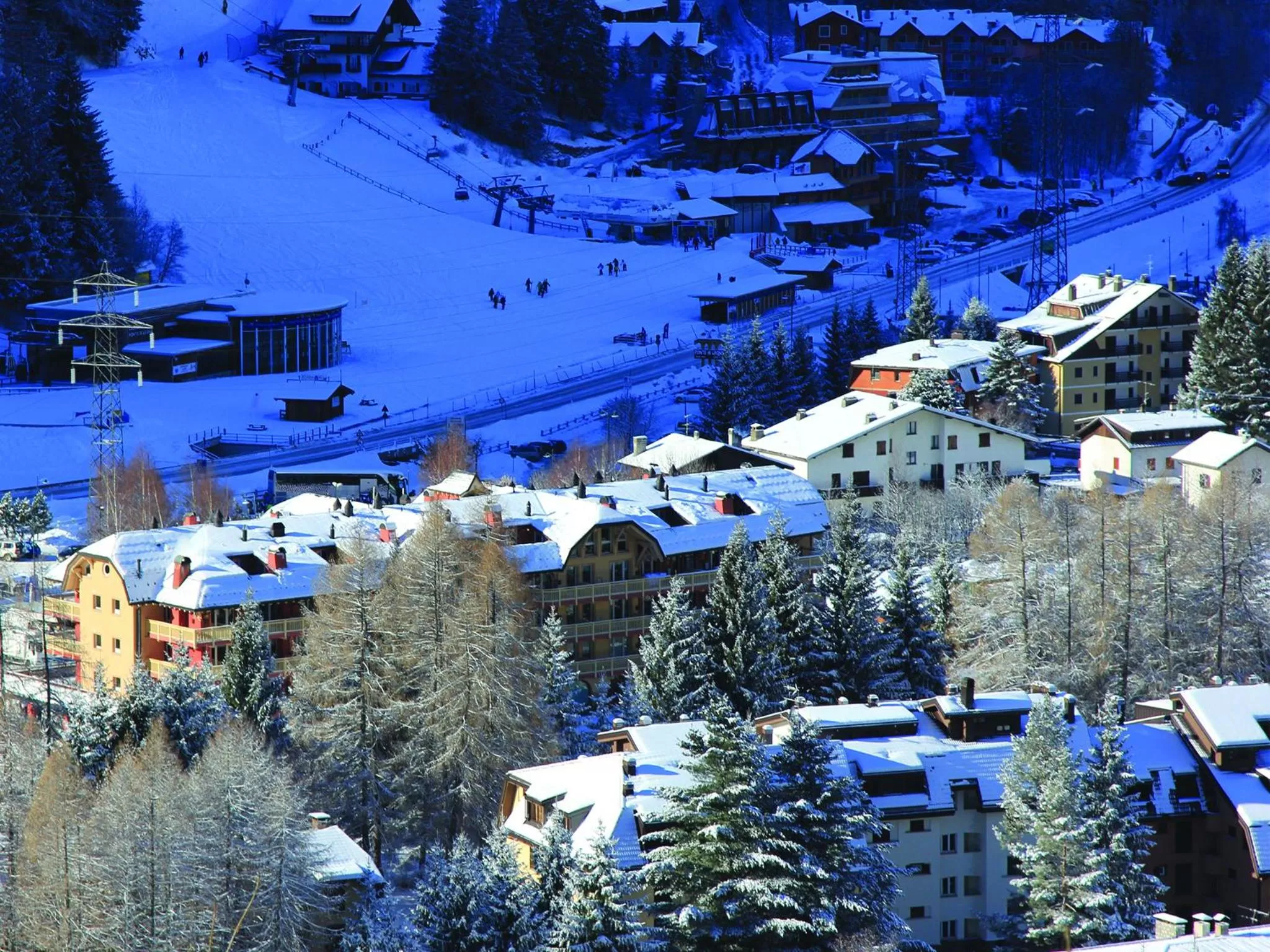 Facade/entrance, Winter in Residence Club Ponte Di Legno