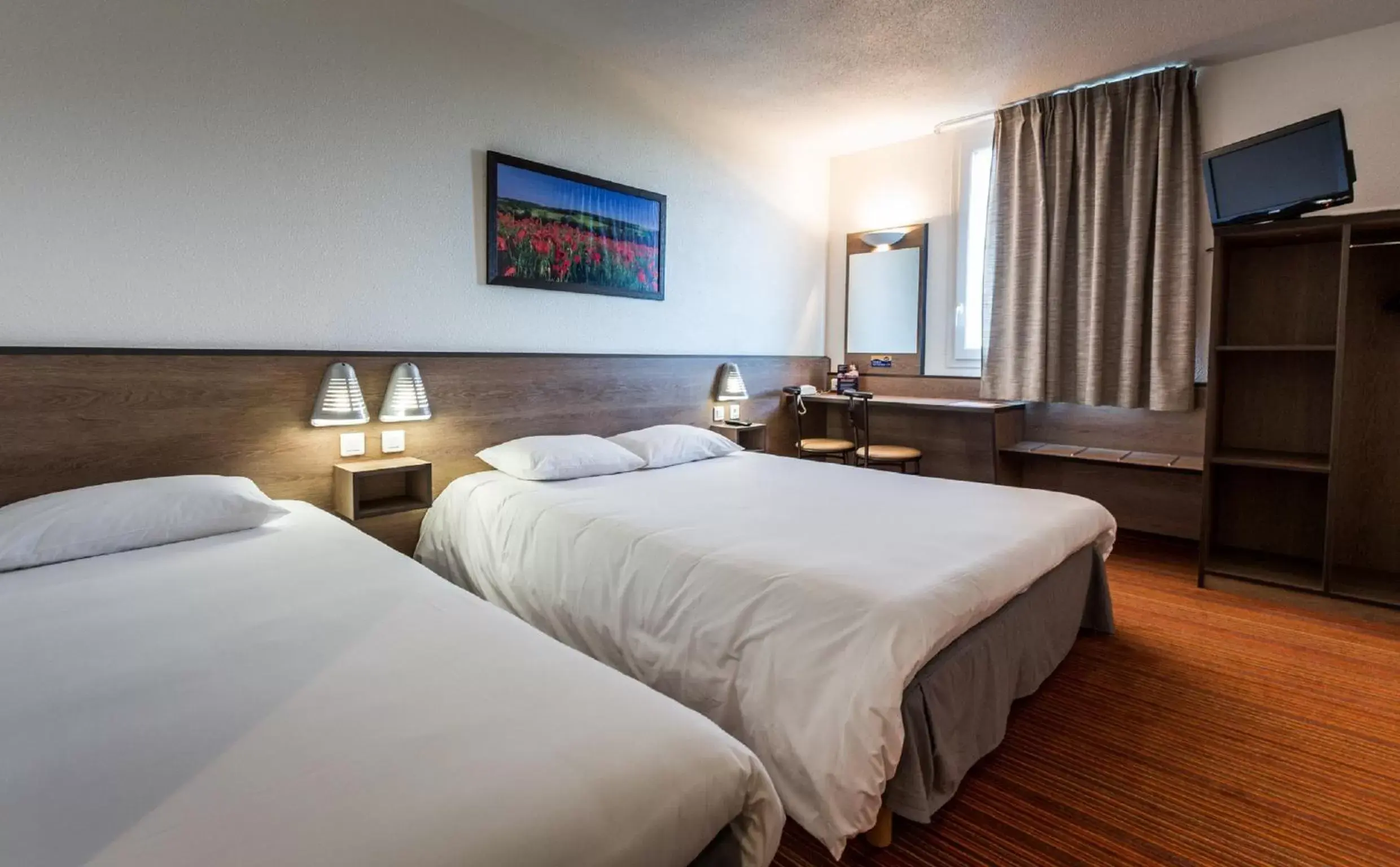 Triple Room in Ace Hotel Bourges Triple Room in Ace Hotel Bourges