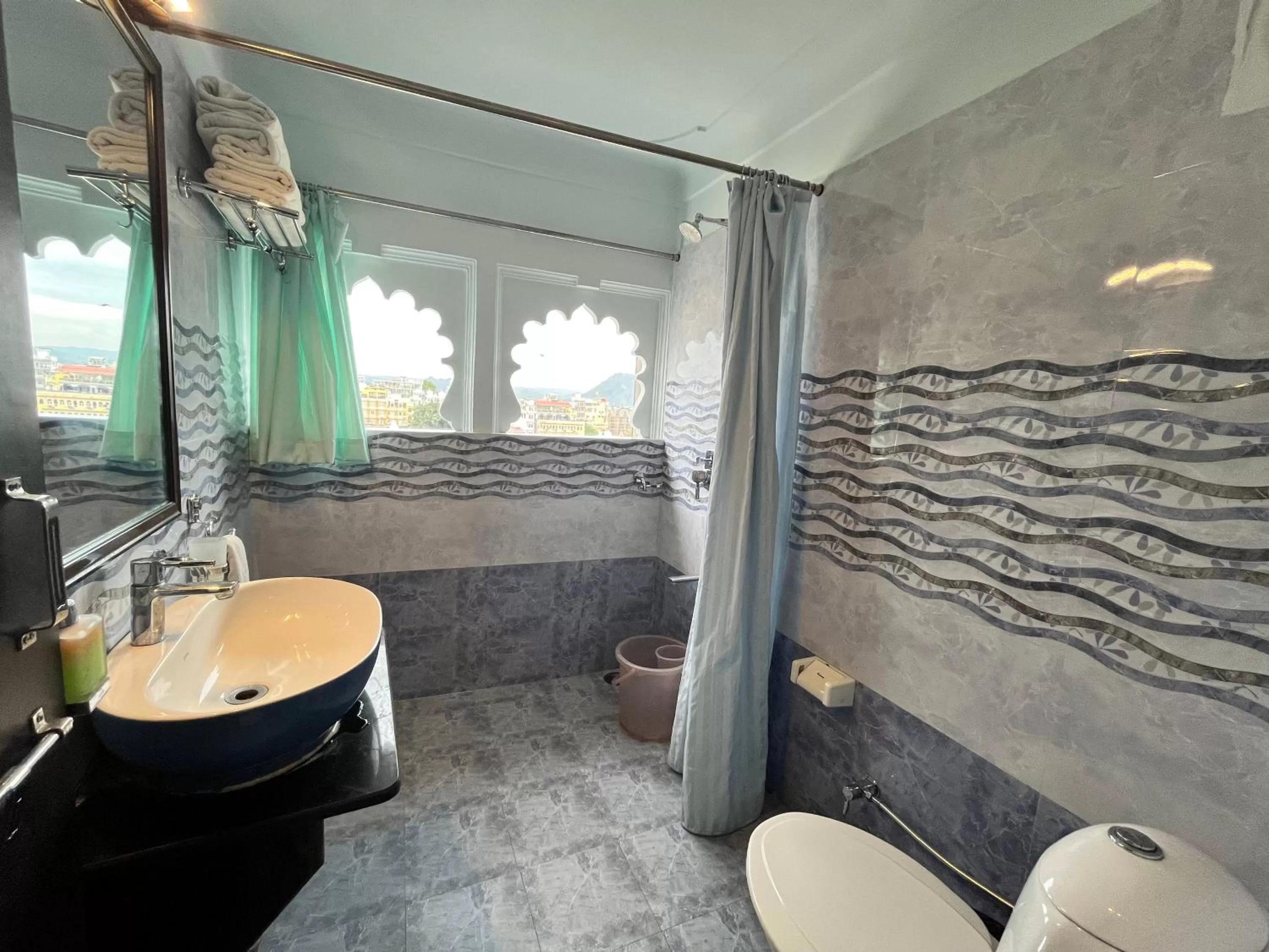 Shower in Hotel The Tiger