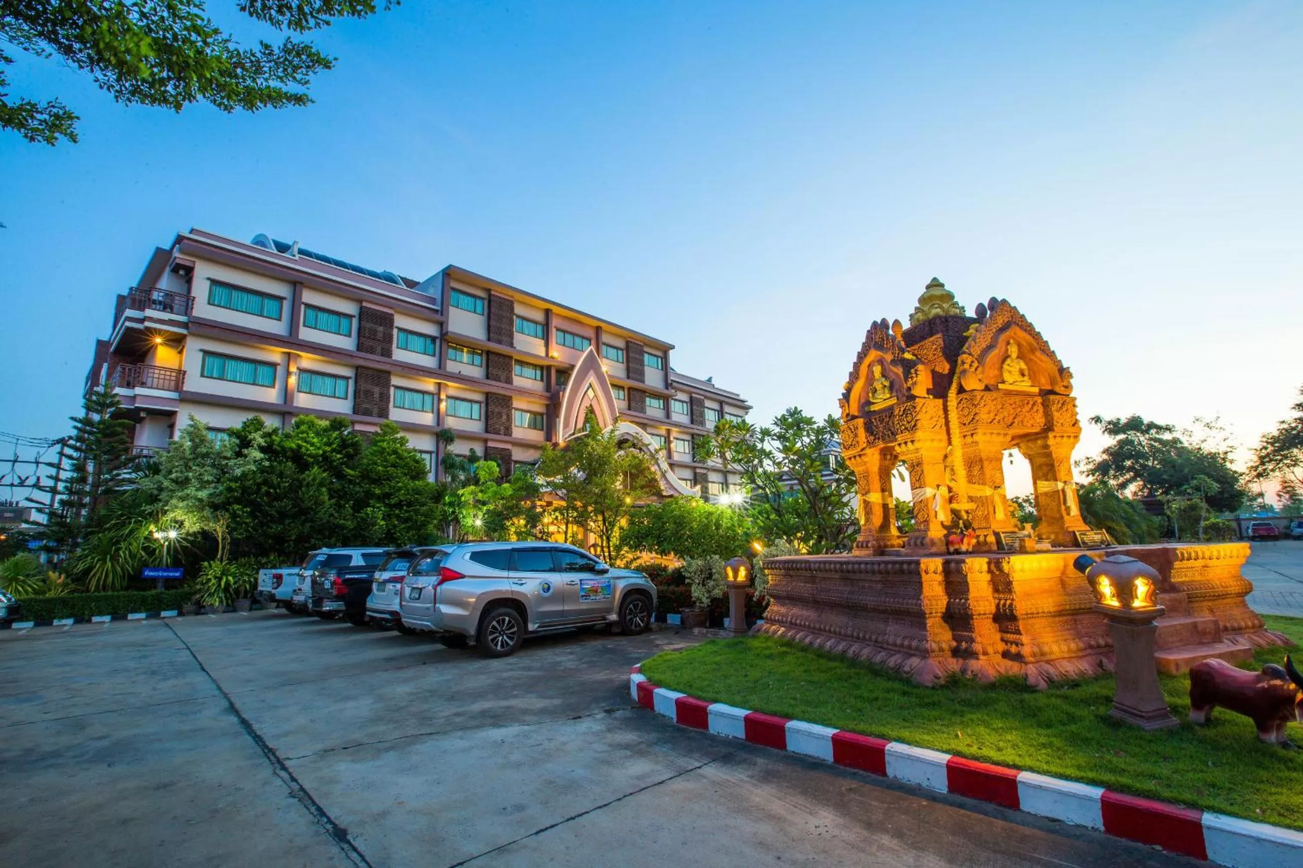 Facade/entrance in Phanomrungpuri Hotel Buriram