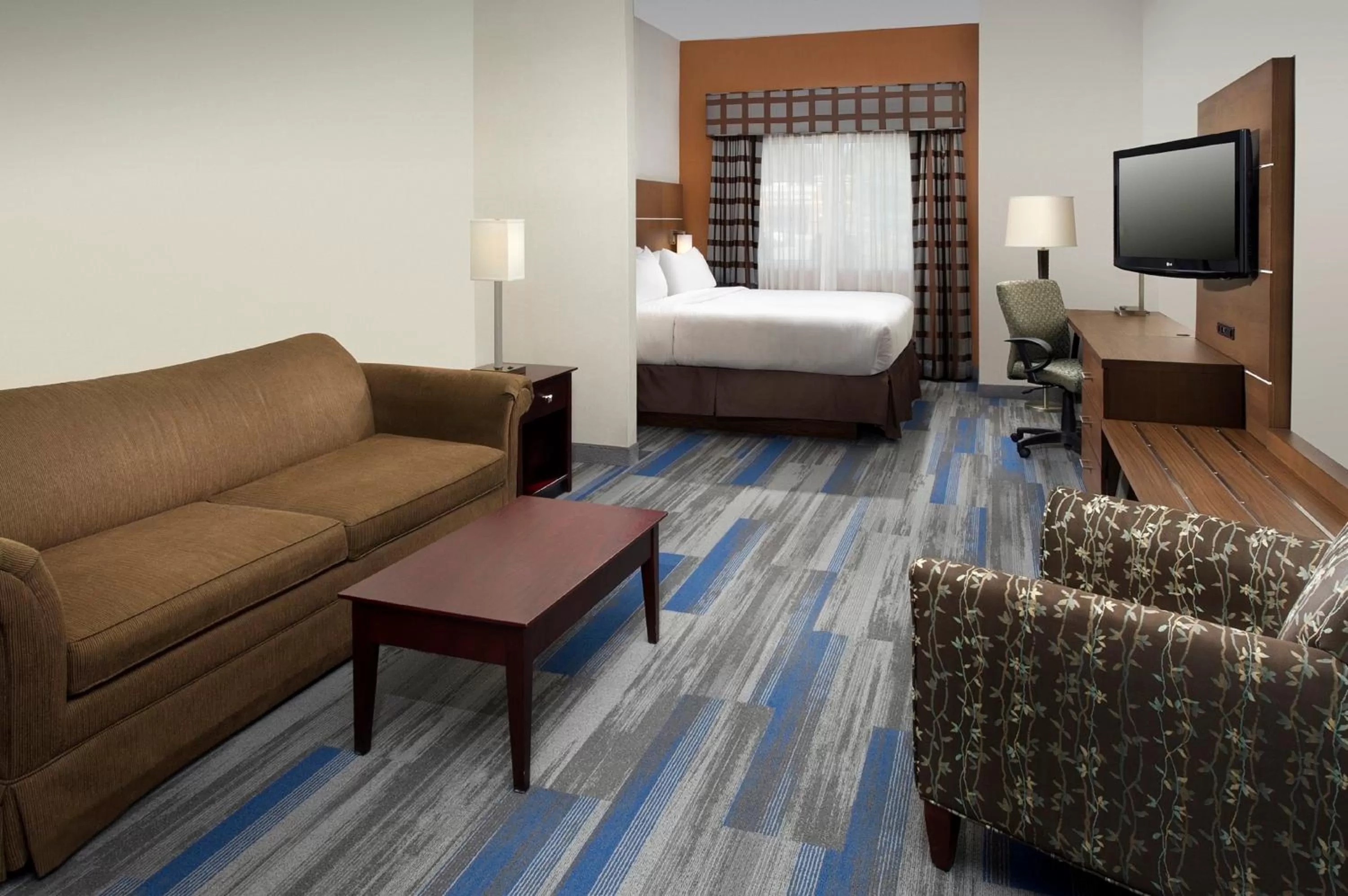 King Suite - Disability Access Hearing Accessible Roll-In Shower in Holiday Inn Express & Suites Charlottesville - Ruckersville, an IHG Hotel