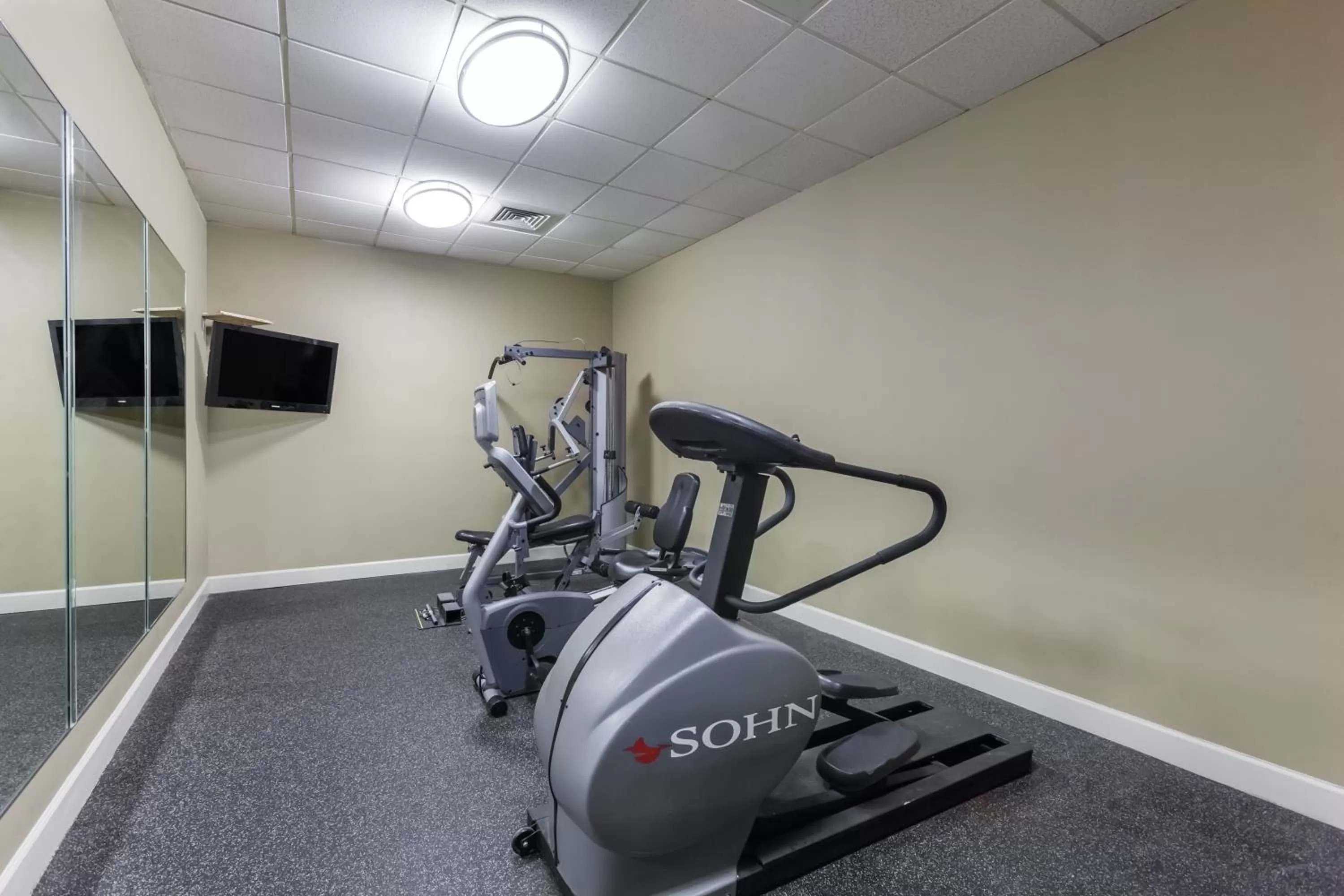 Fitness centre/facilities in Super 8 by Wyndham Atoka