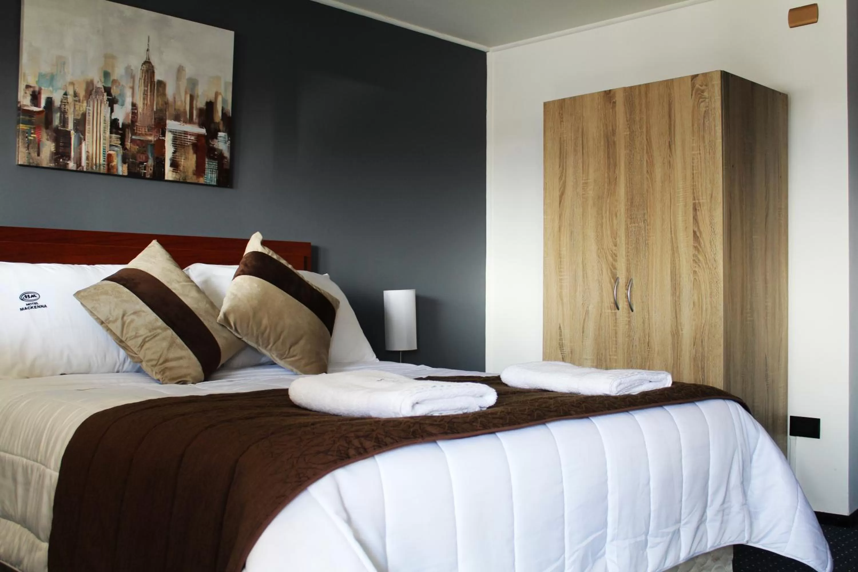 Bed in Hotel Mackenna