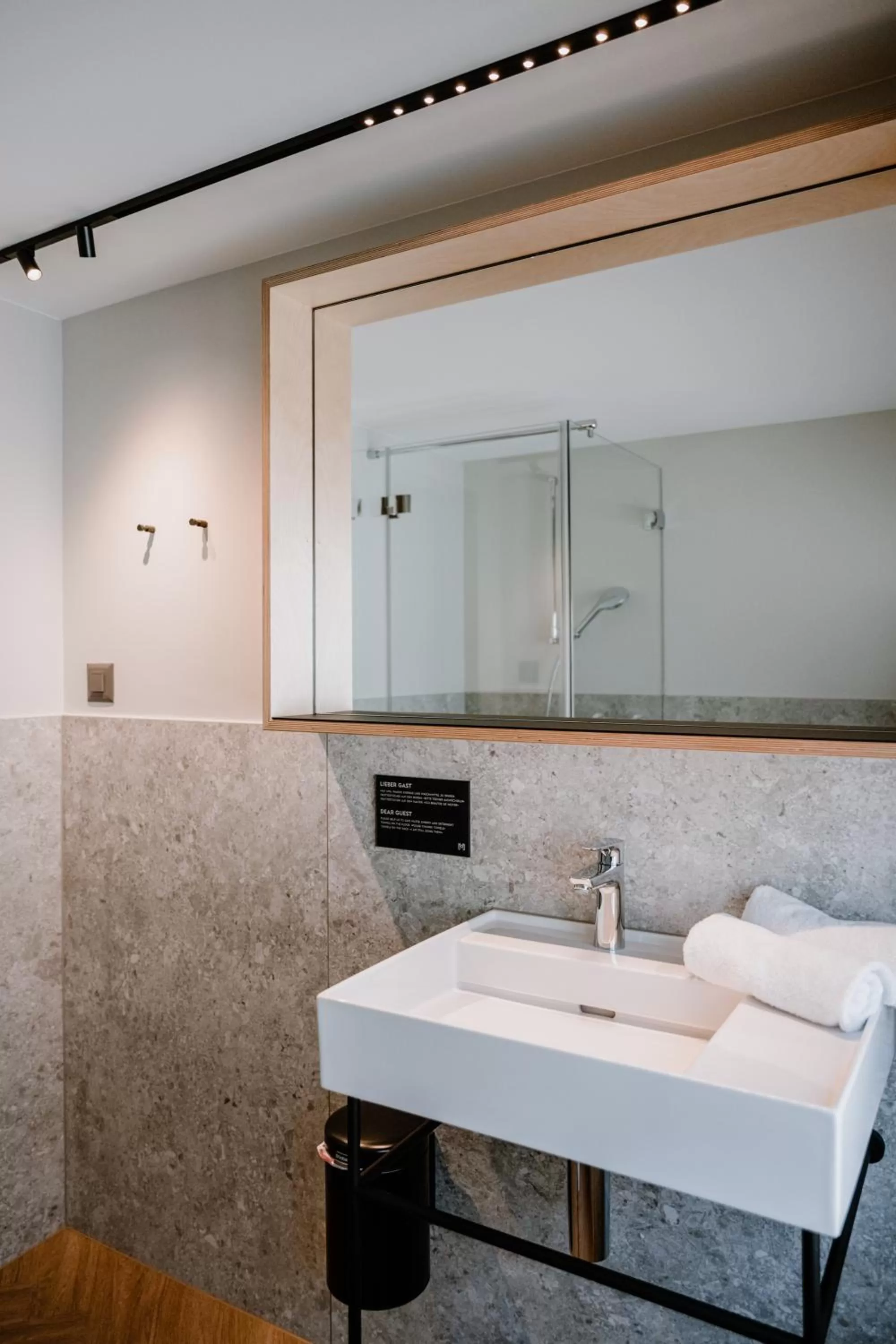 Bathroom in Hotel Müllers Self-Check-In