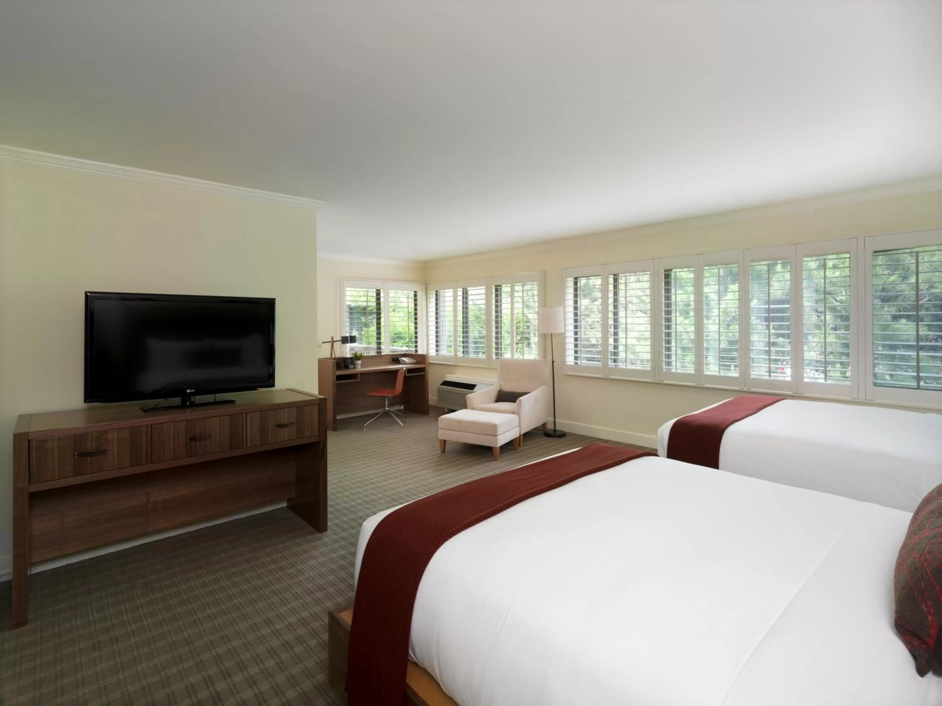 TV and multimedia, Bed in Topnotch Resort