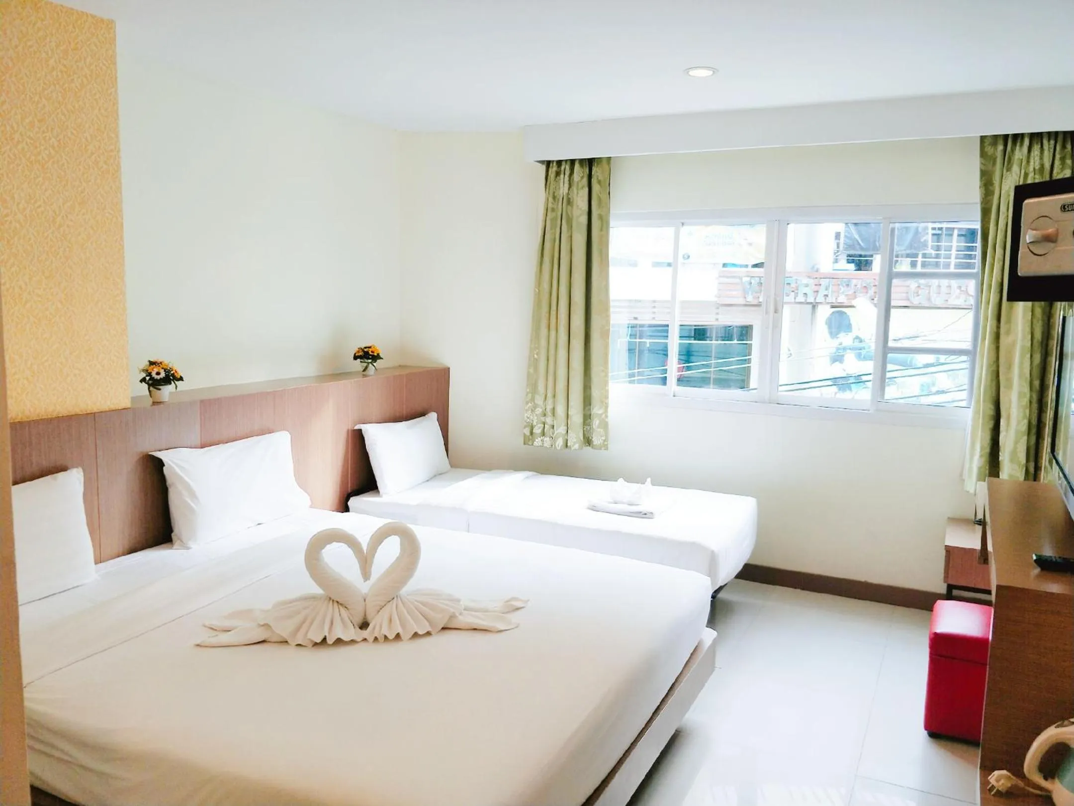 Bed in Pimrada Hotel