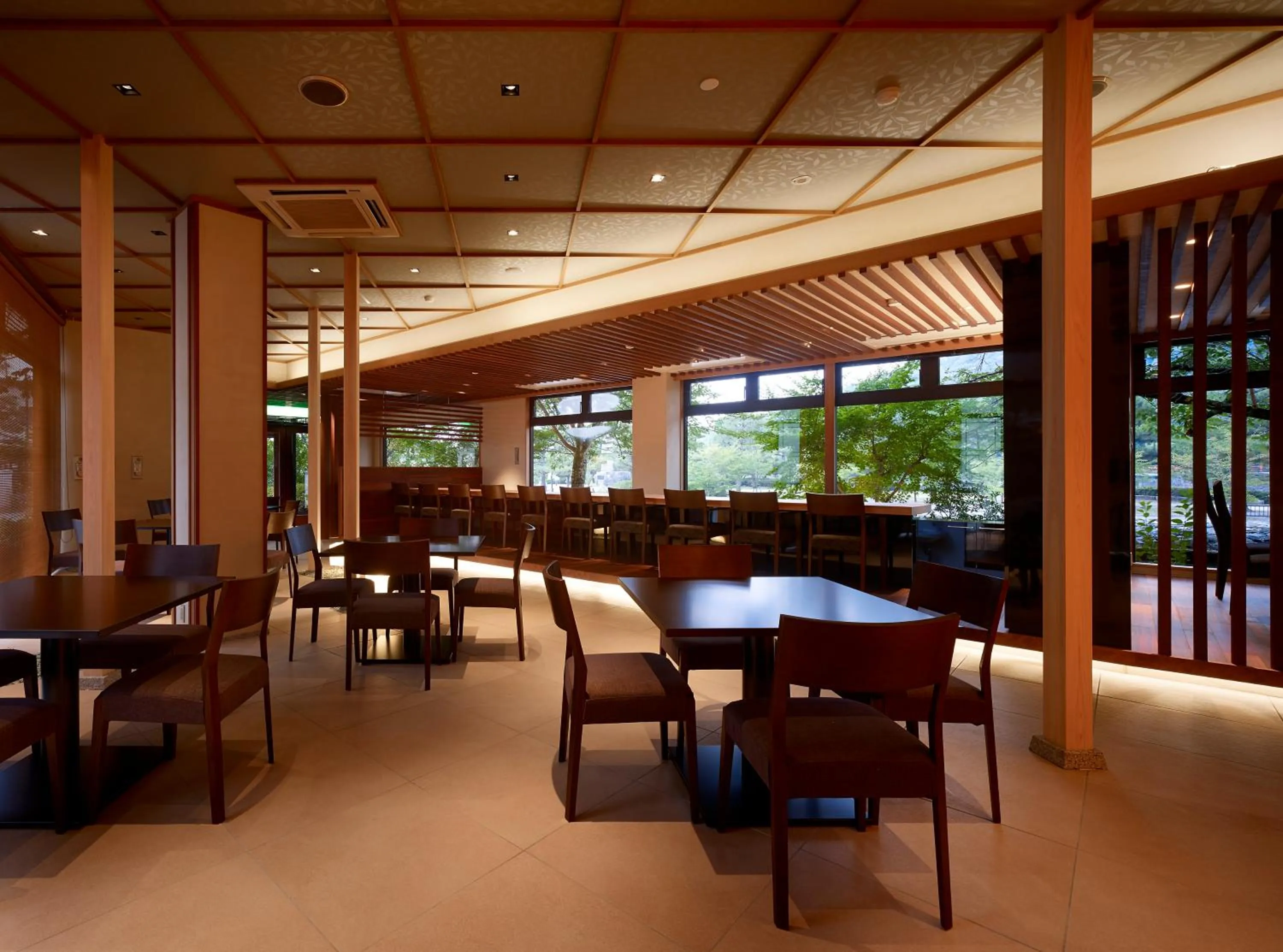 Restaurant/places to eat in Hanayashiki Ukifune-en