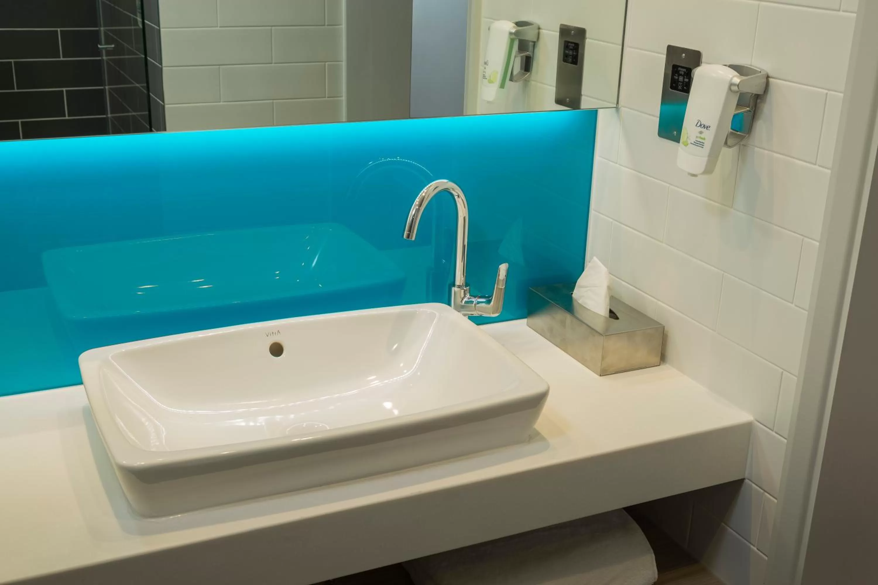 Bathroom in Holiday Inn Express St. Albans - M25, Jct.22