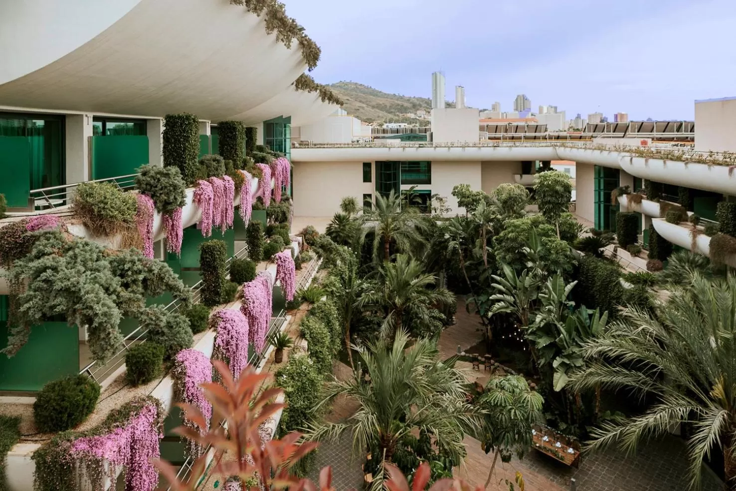 Garden in Hotel Deloix 4* Sup