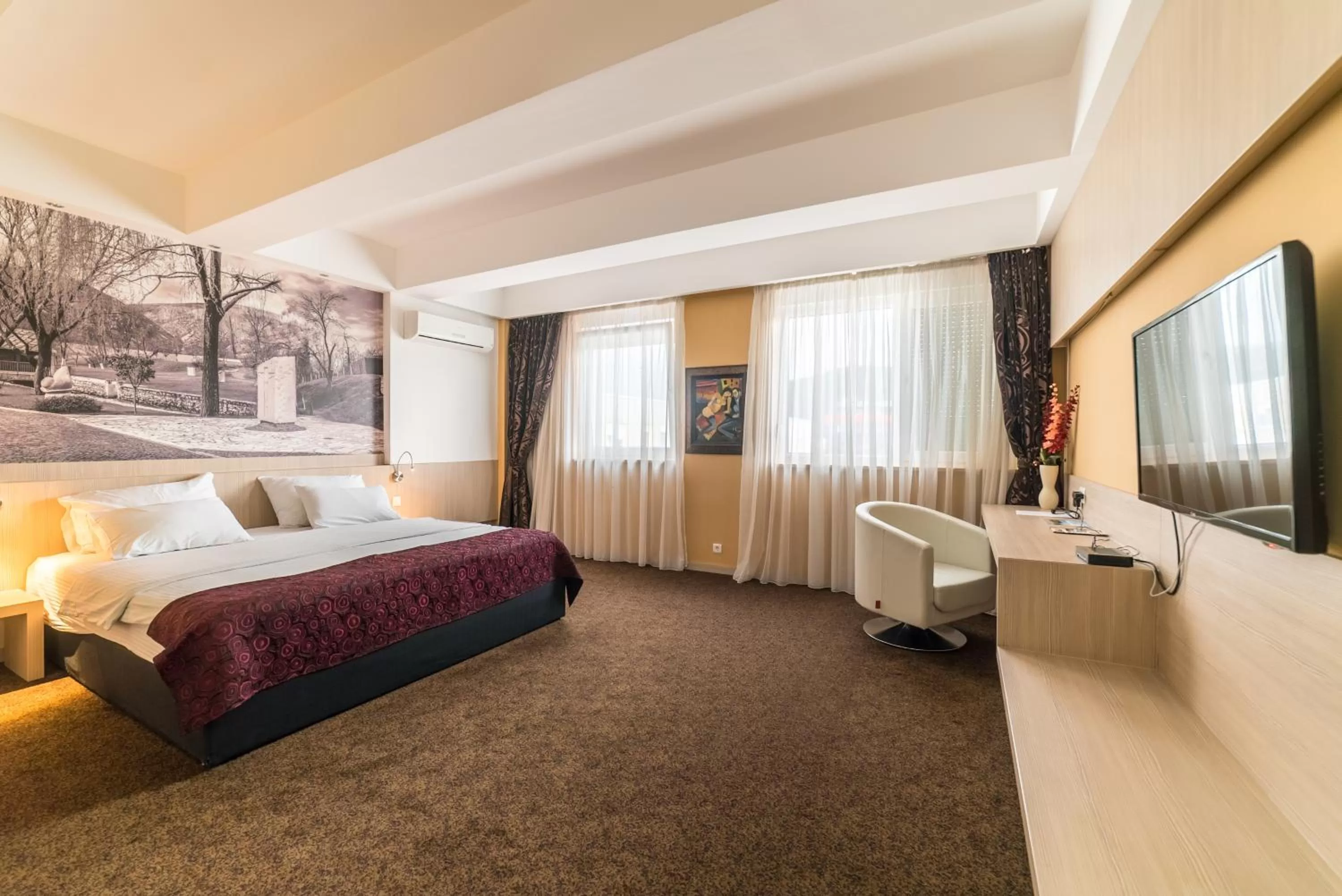 Bed in City Hotel Mostar