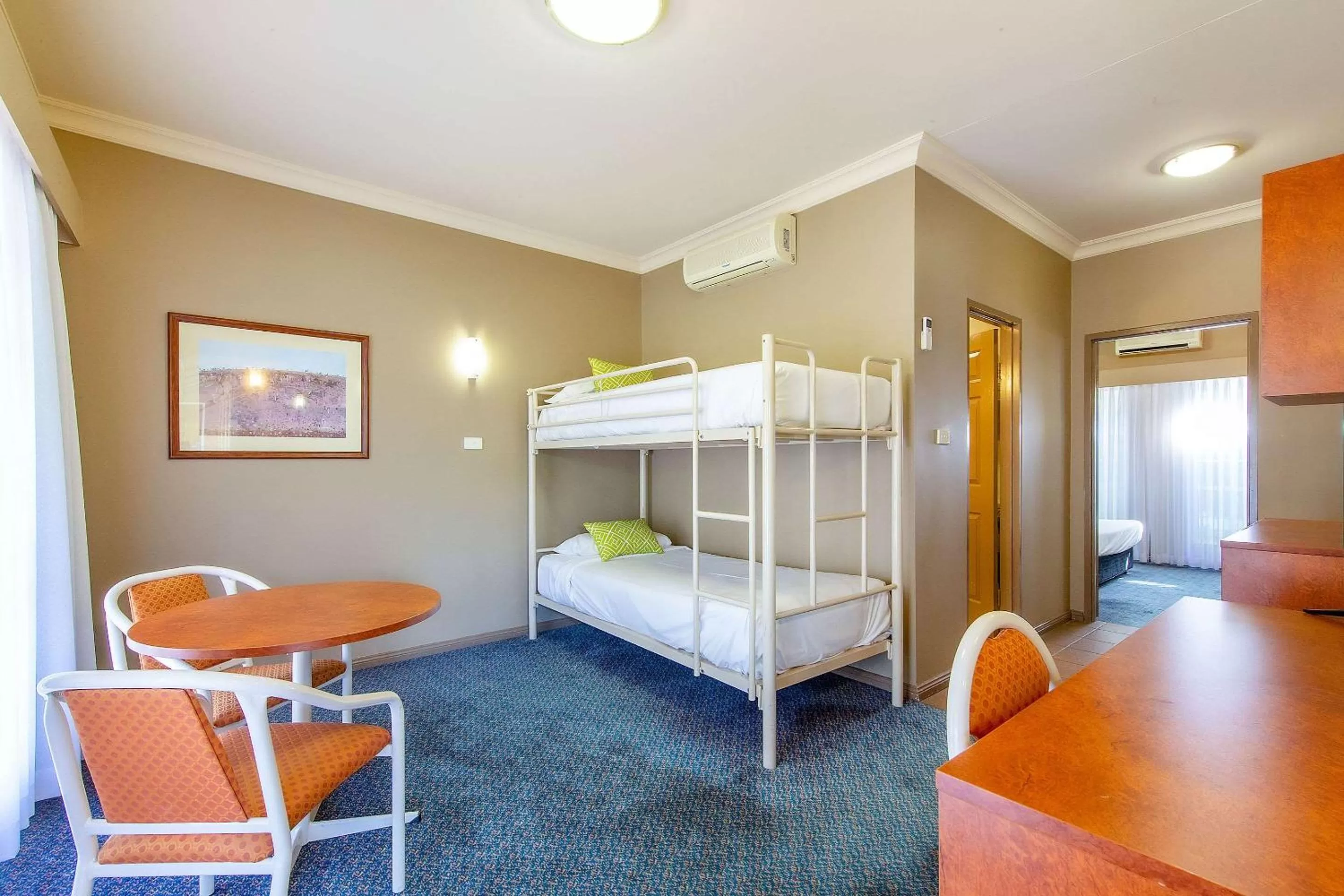 Photo of the whole room, Bed in Quality Inn Penrith Sydney