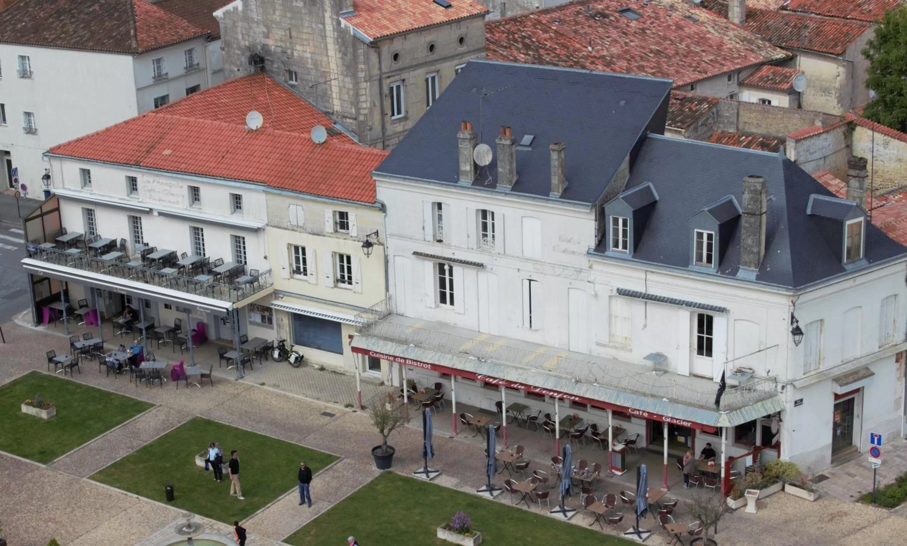 Nearby landmark in Saint James House