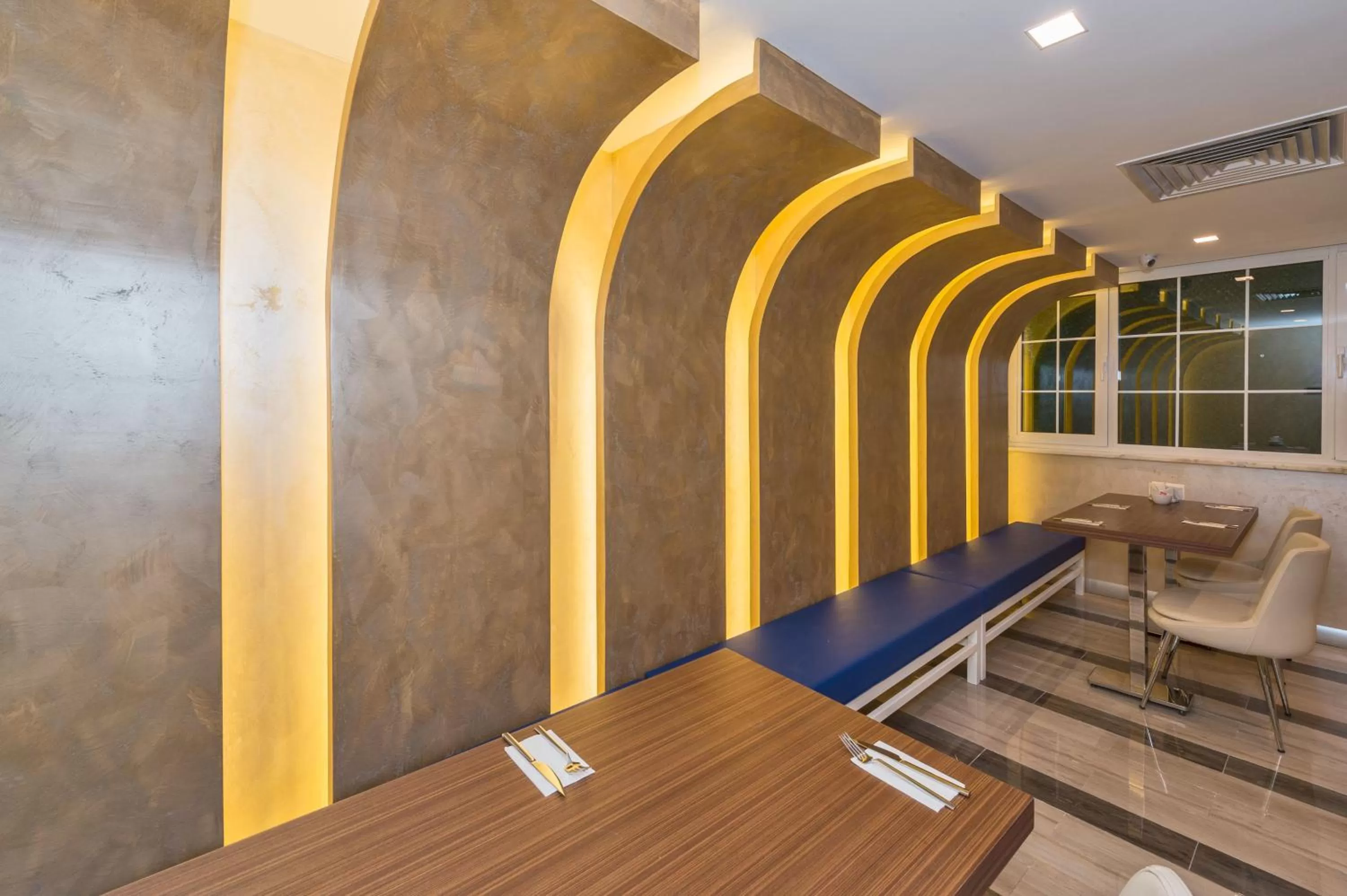 Restaurant/places to eat in Inntel Hotel Istanbul