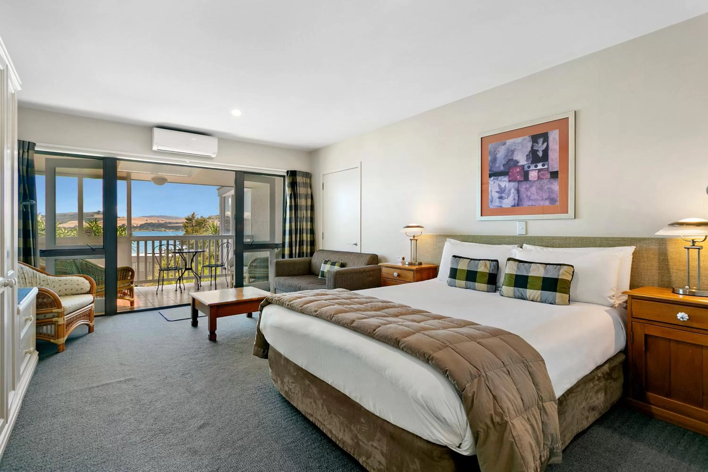 Balcony/Terrace, Bed in Baycrest Thermal Lodge