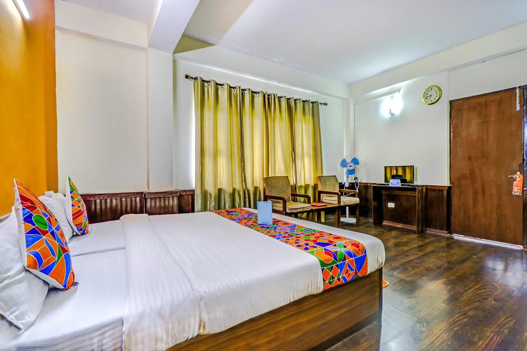Dining area, Bed in FabHotel Oak Ridge Retreat I