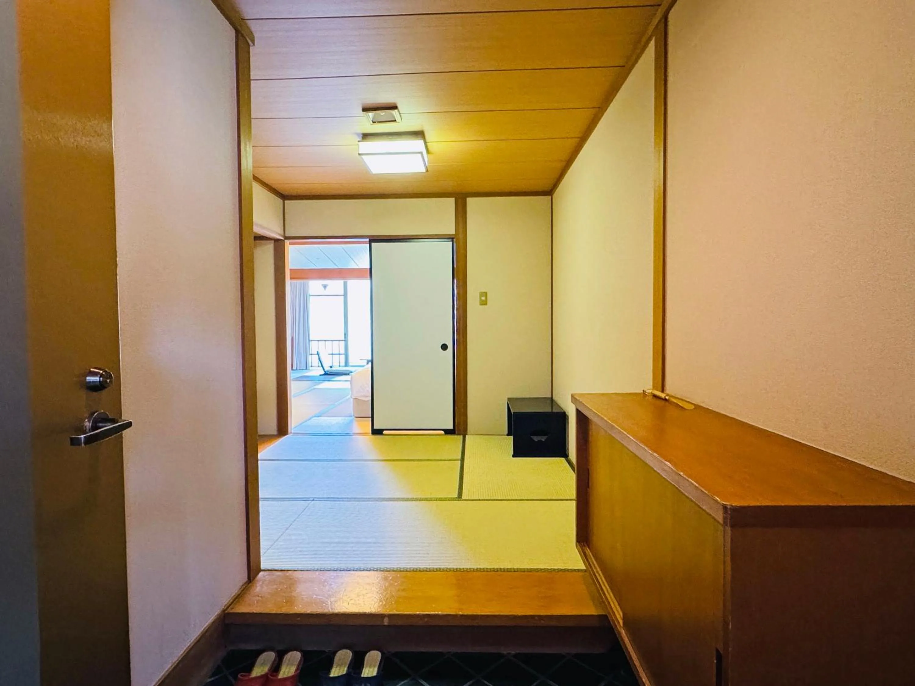 Area and facilities in Ryuguden