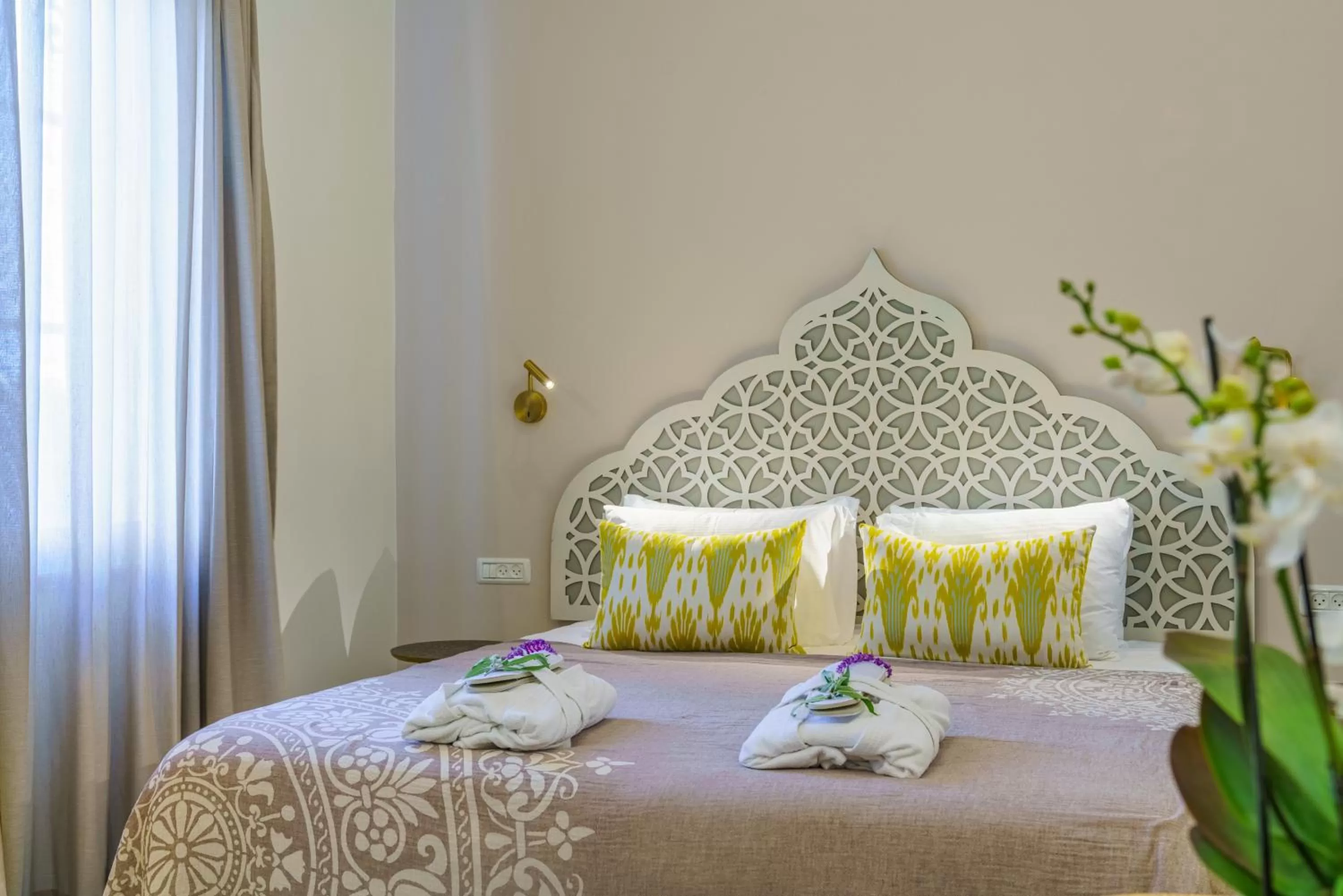 Bed in The Way Inn - Boutique Suites