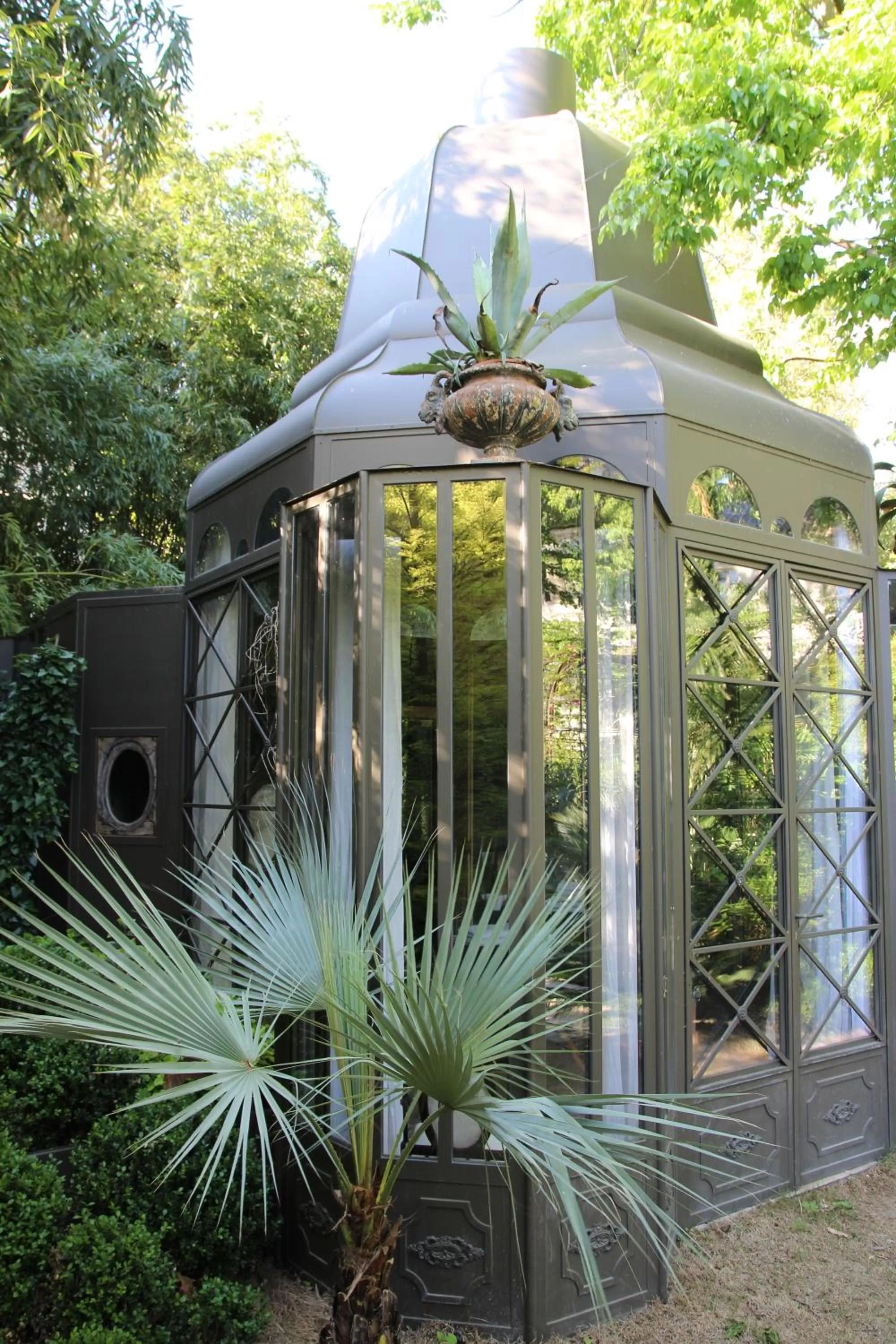 Massage in La Divine Comédie-Suites Deluxe