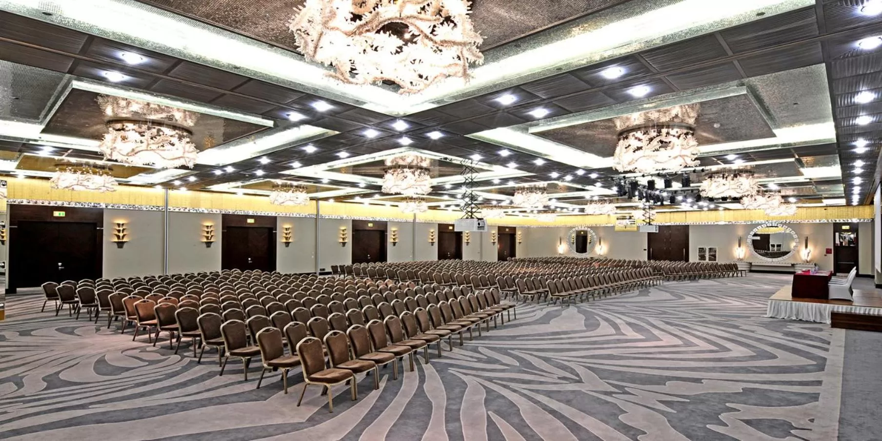 Meeting/conference room in Crowne Plaza Bursa Convention Center & Thermal Spa by IHG