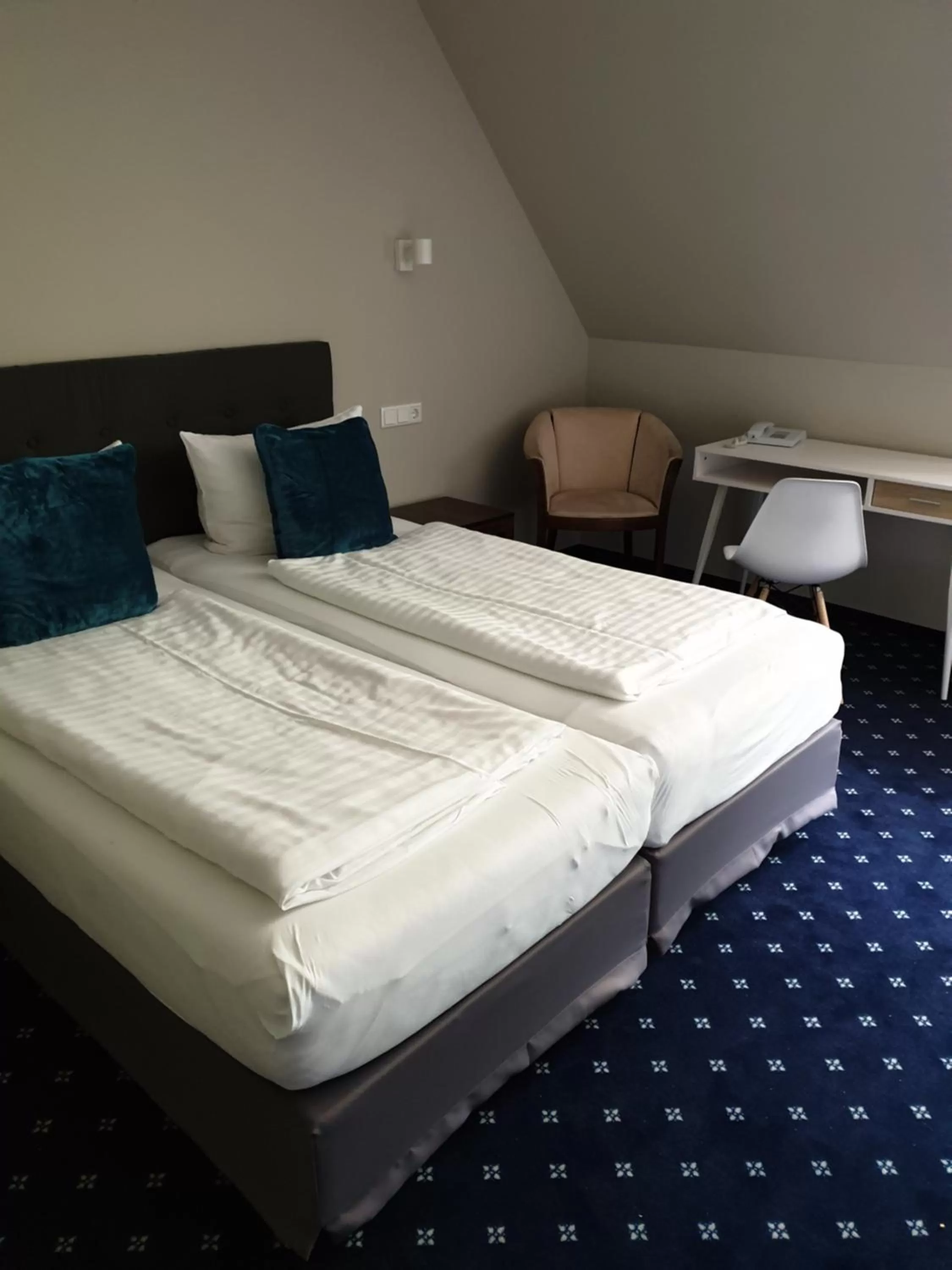 Photo of the whole room, Bed in El Capitan nähe Movie Park