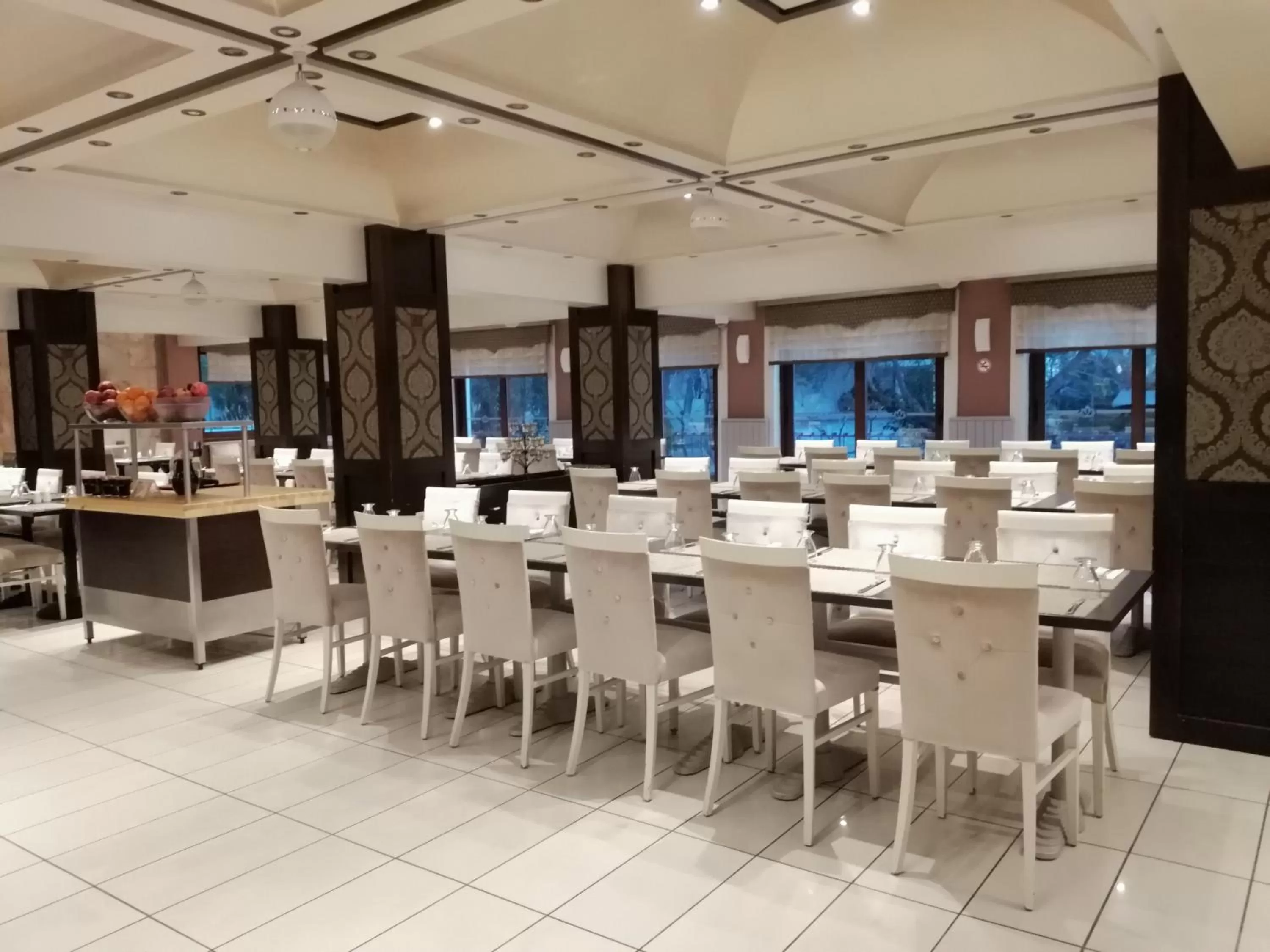 Restaurant/places to eat in Iris Hotel & Spa