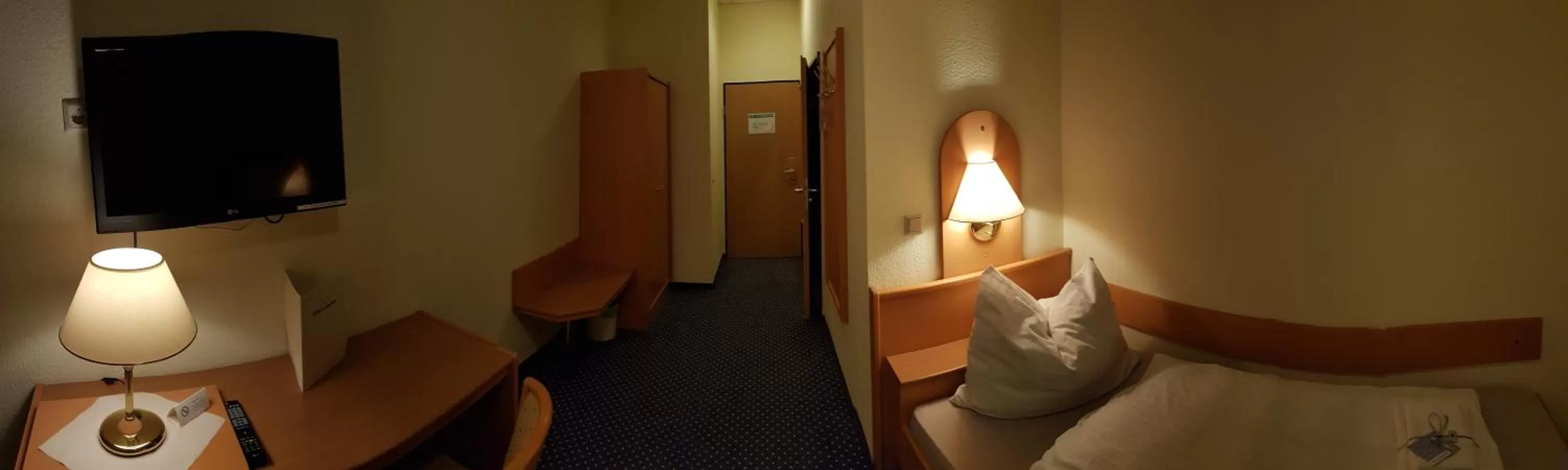 TV and multimedia, Bed in Hotel Altberesinchen