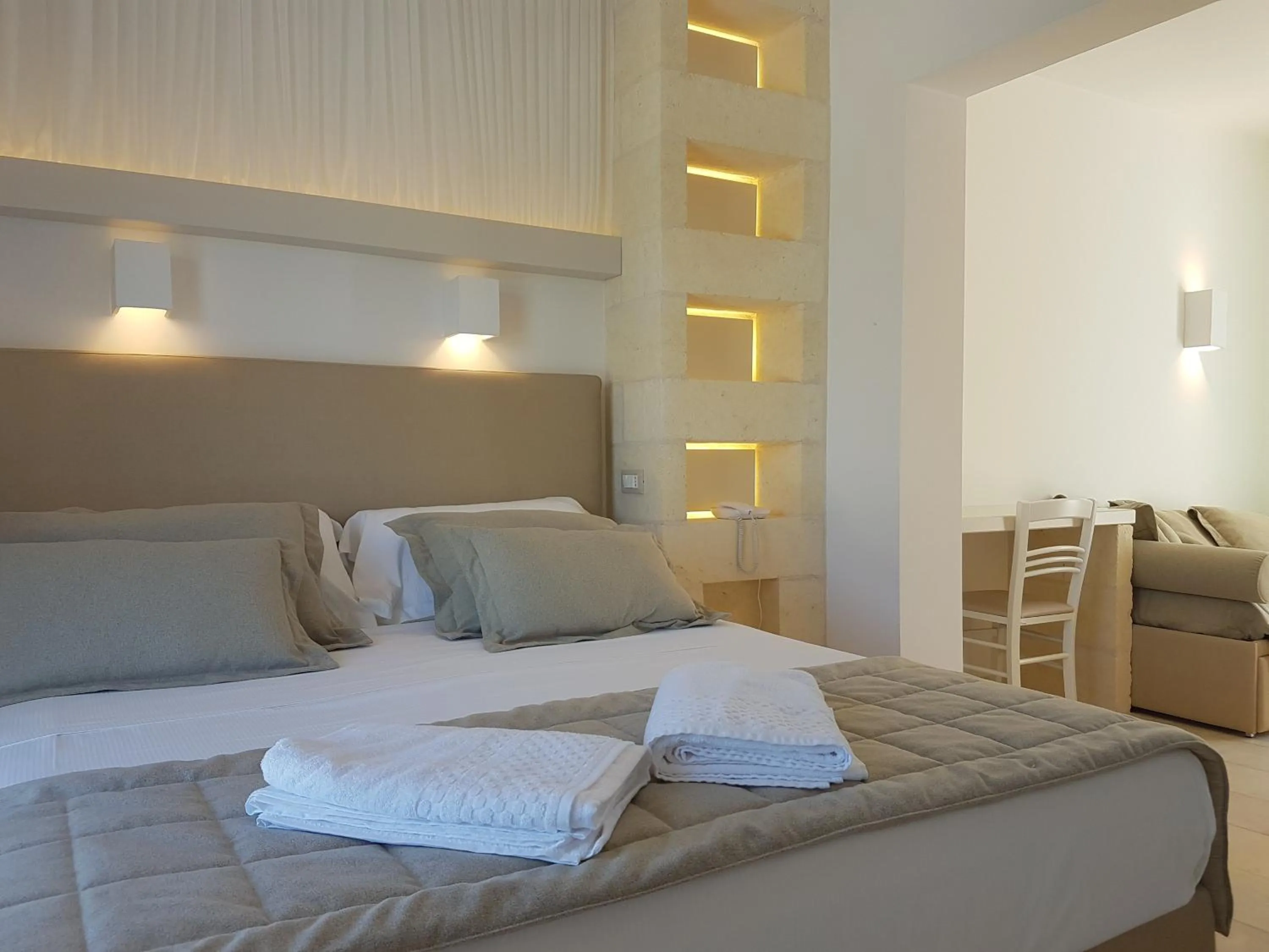 Bedroom, Bed in Montiro' Hotel