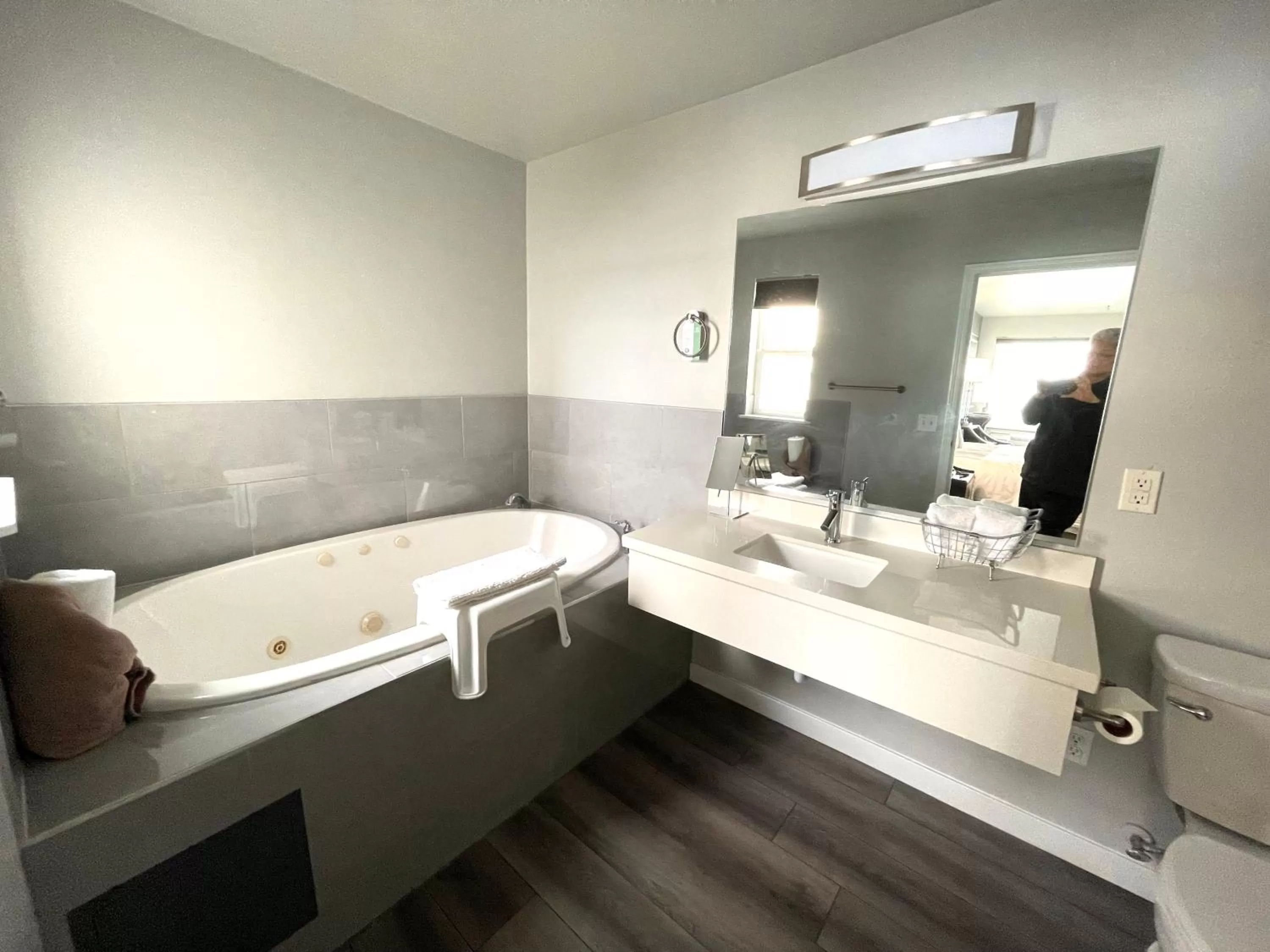 Bathroom in Tides Inn & Suites