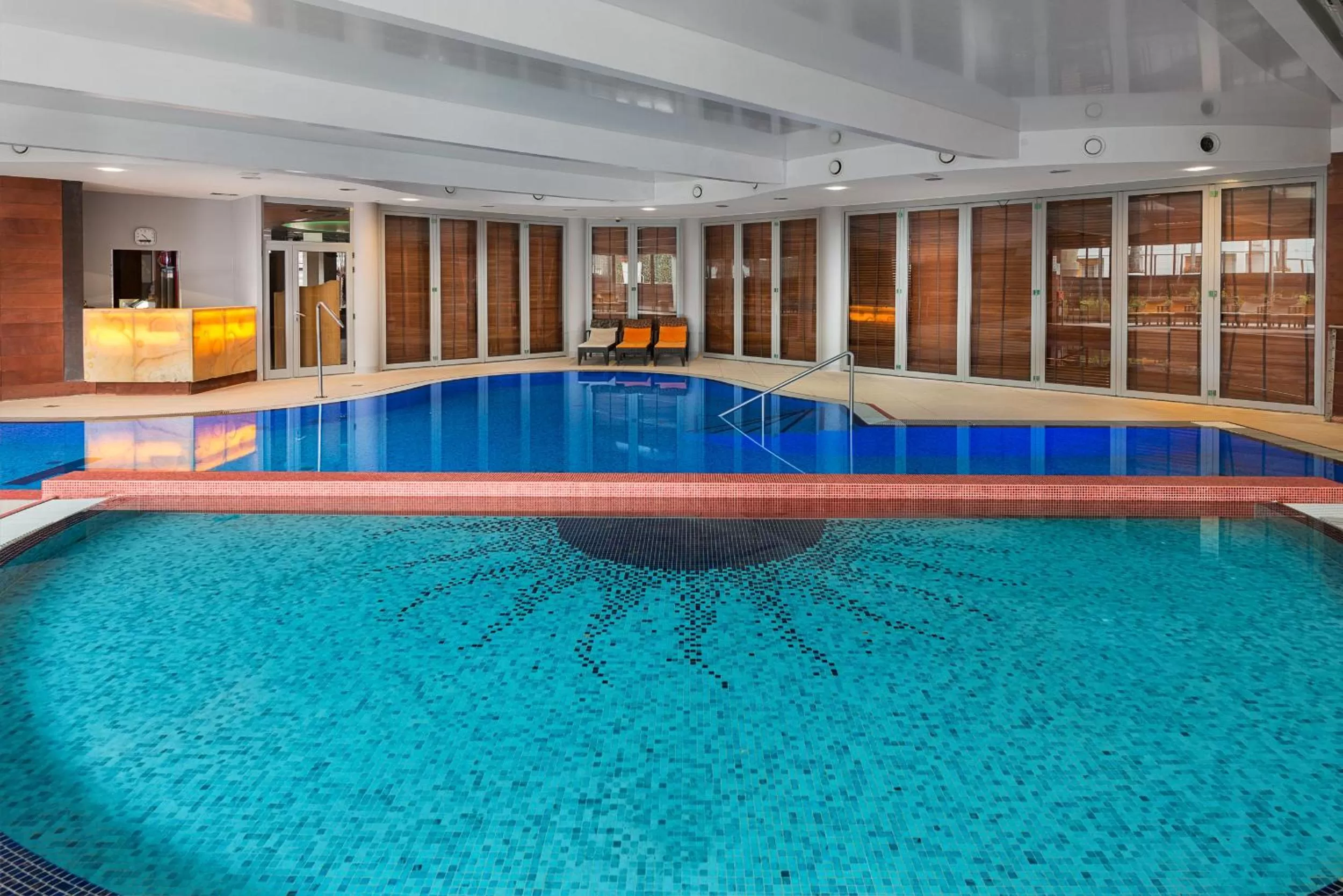 Swimming pool in Maloves Resort & Spa