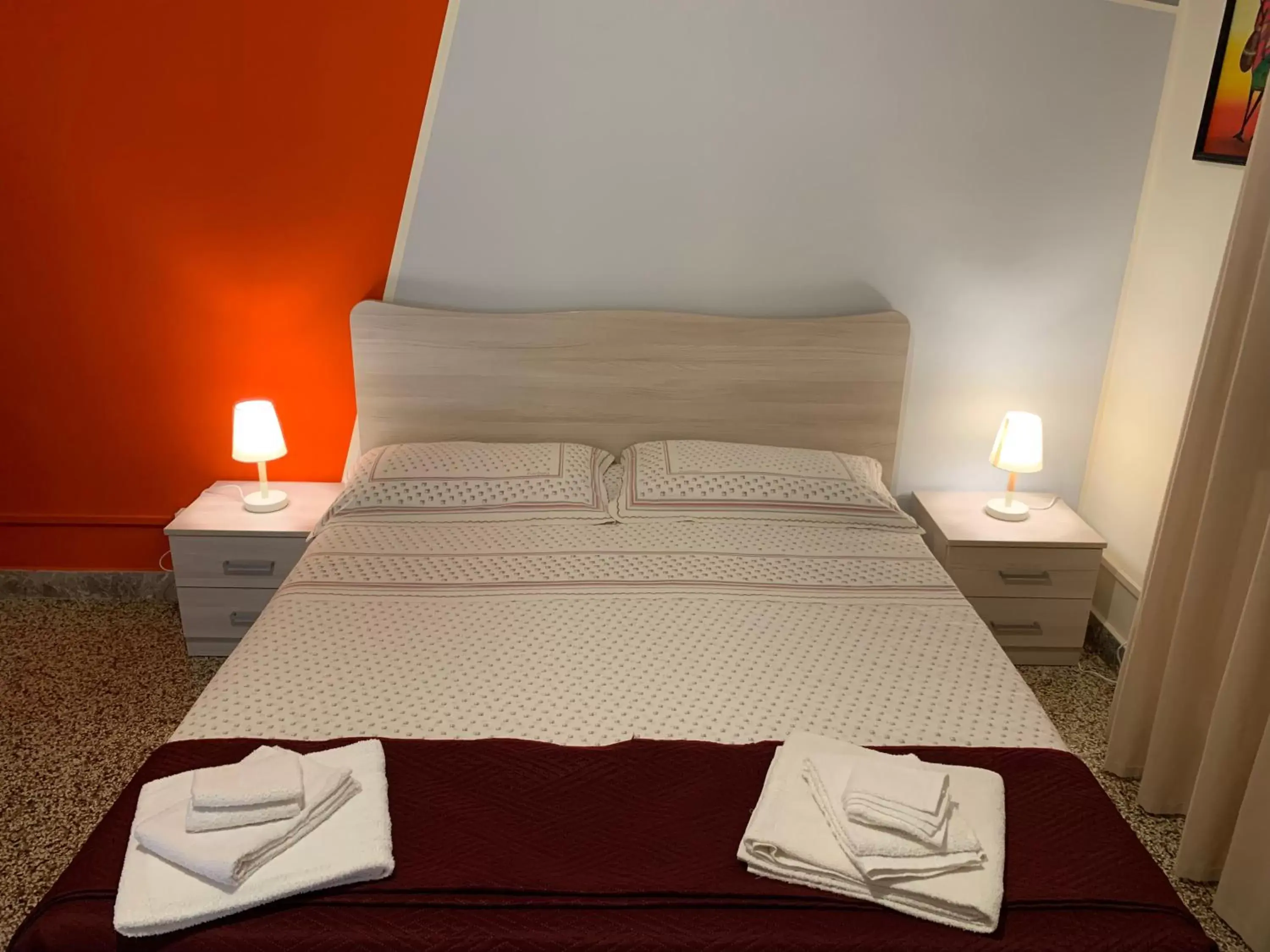 Double Room in Erythrà Bed and Breakfast Double Room in Erythrà Bed and Breakfast