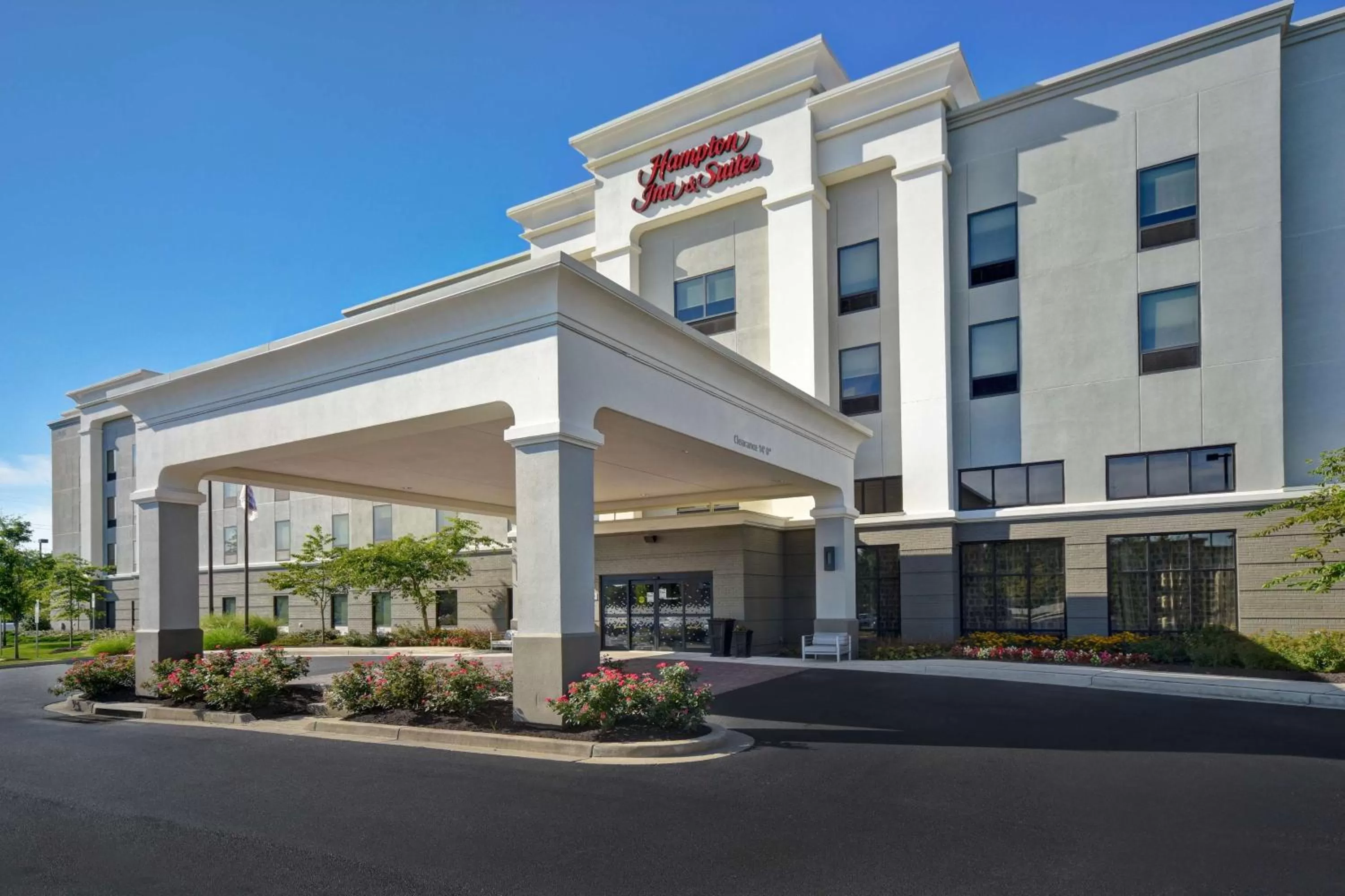 Property building in Hampton Inn & Suites Columbia South Fort Meade Area
