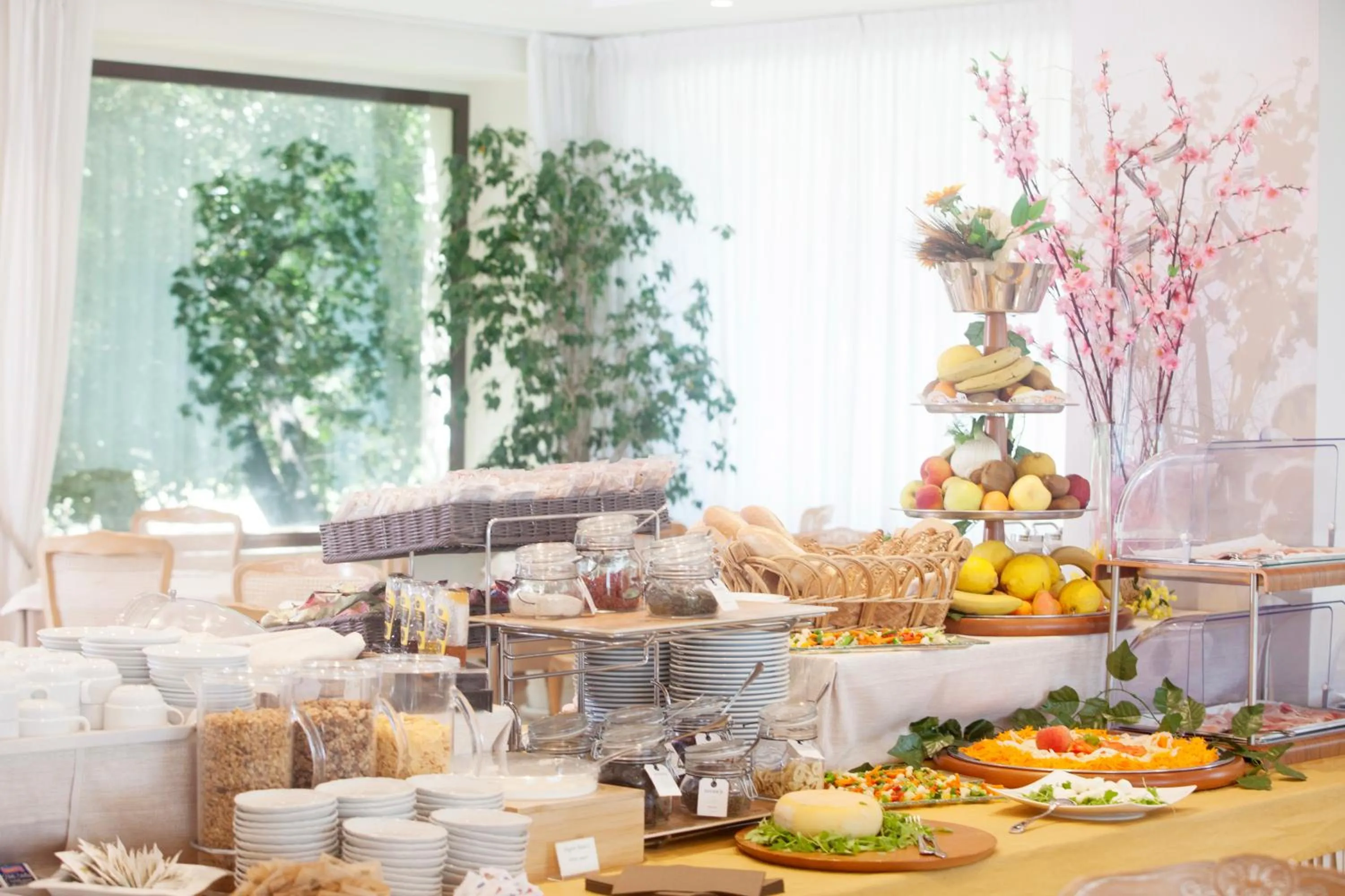 Buffet breakfast in Baia D'Argento