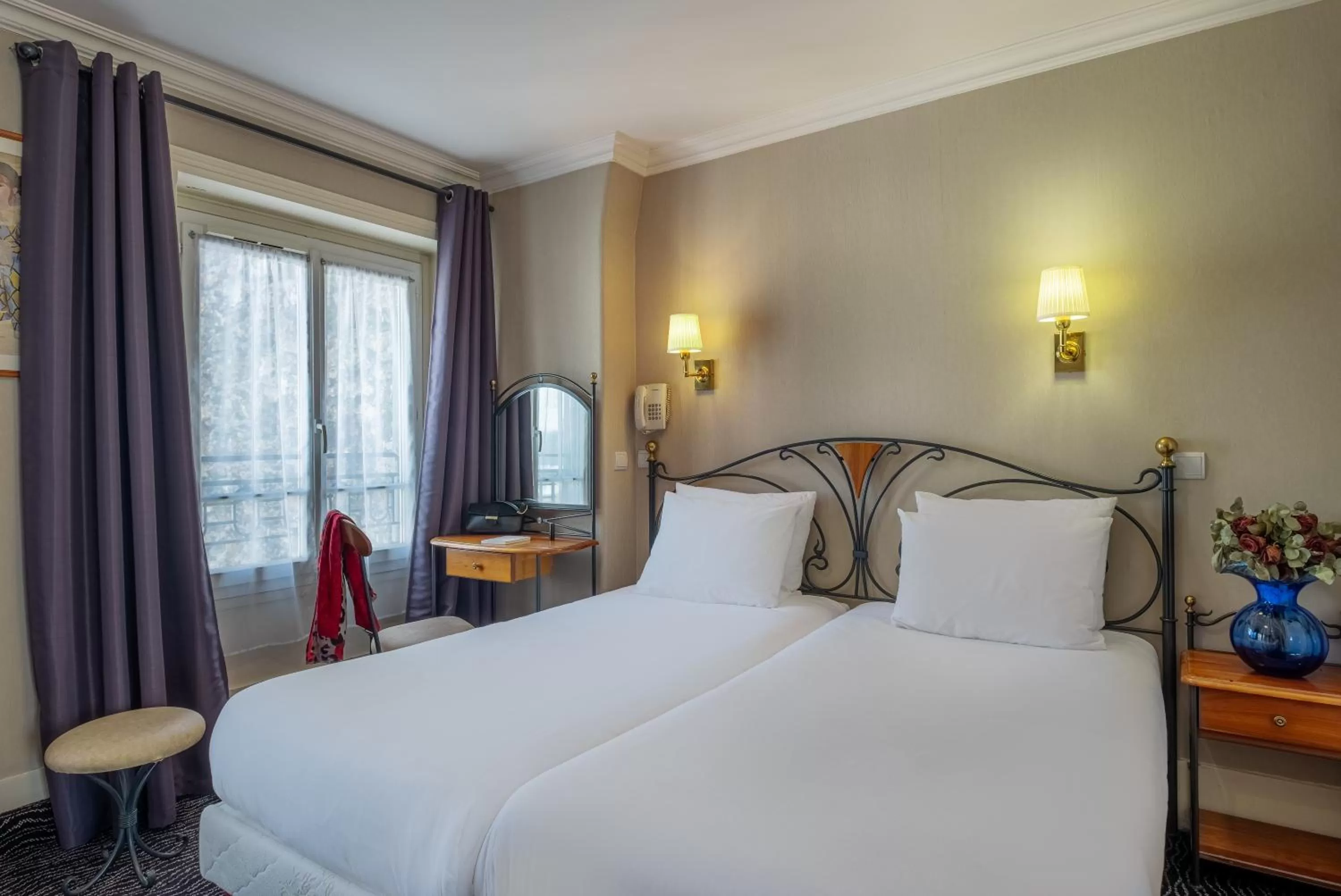 Bedroom, Bed in Hotel London