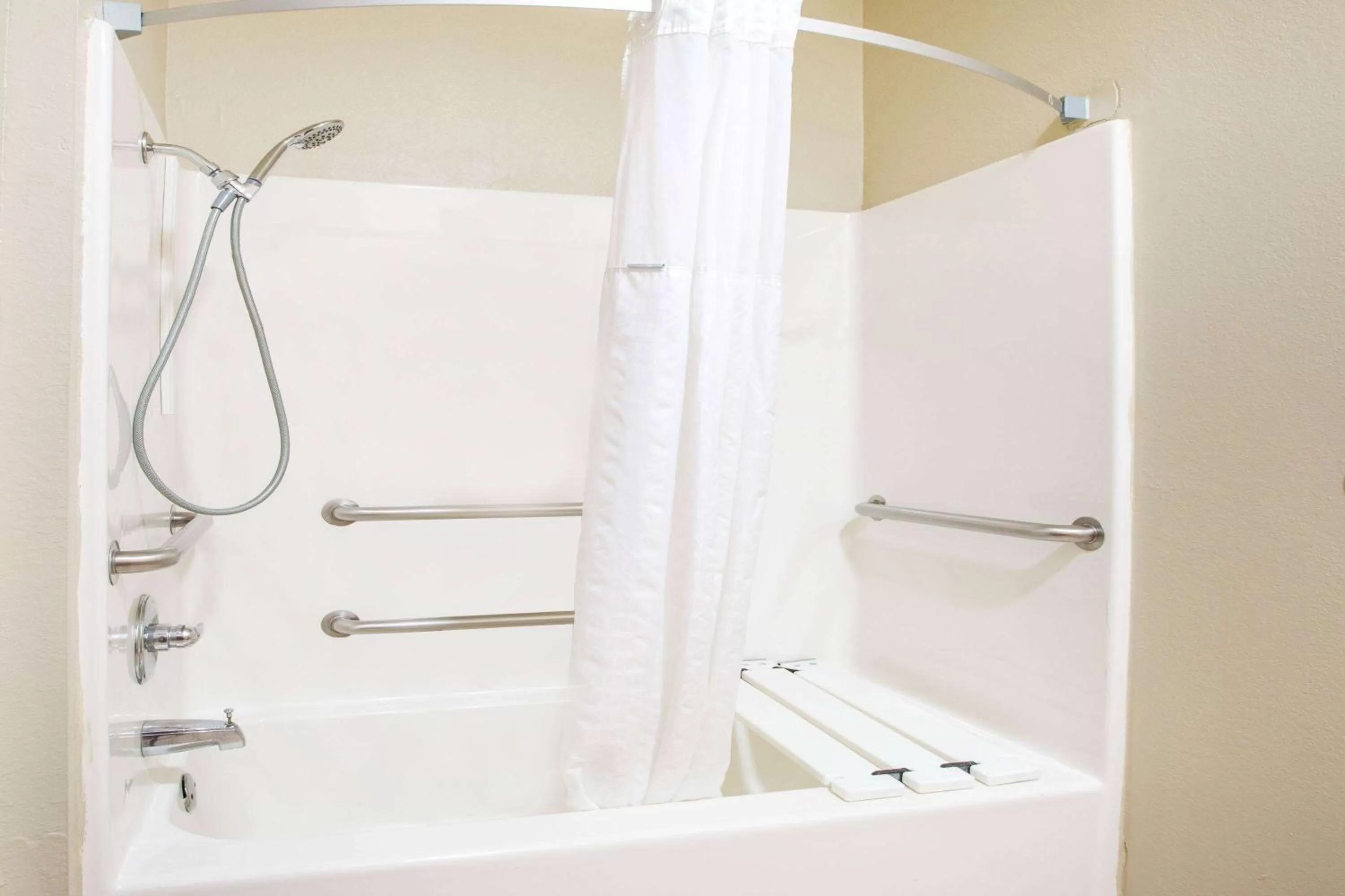 Bathroom in Super 8 by Wyndham Port Arthur/Nederland Area