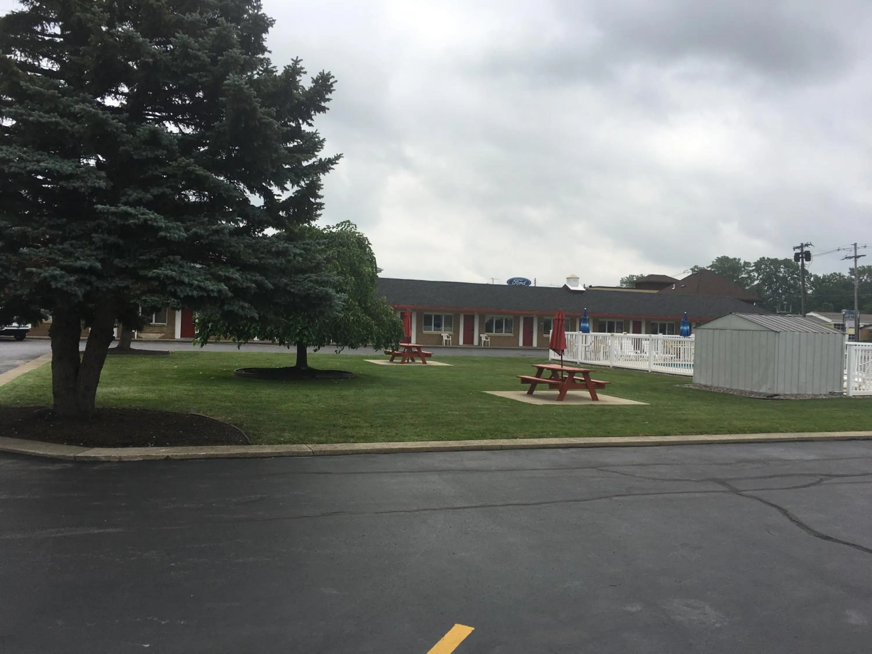 Patio in Caravan Motel