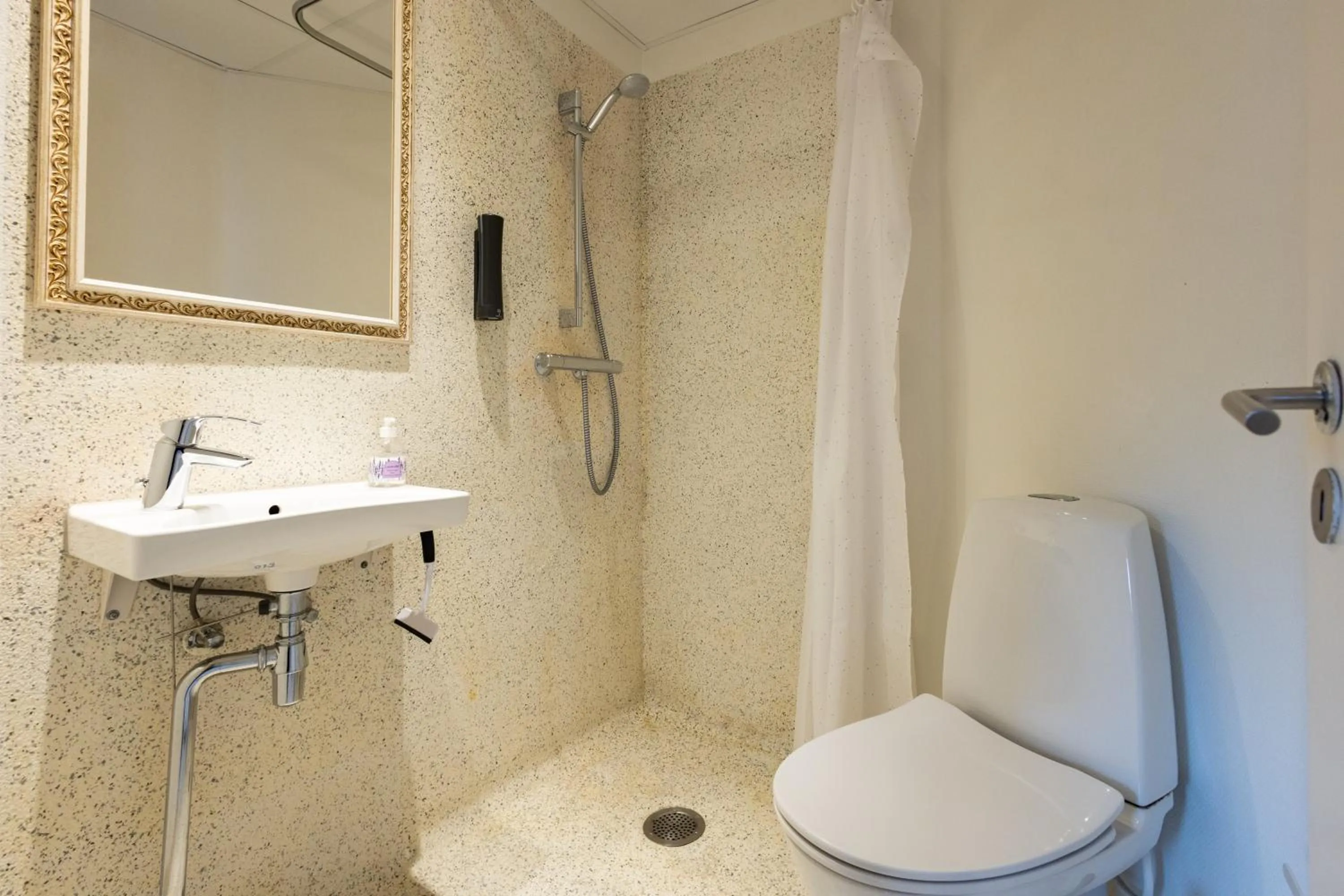 Bathroom in Milling Hotel Mini 19