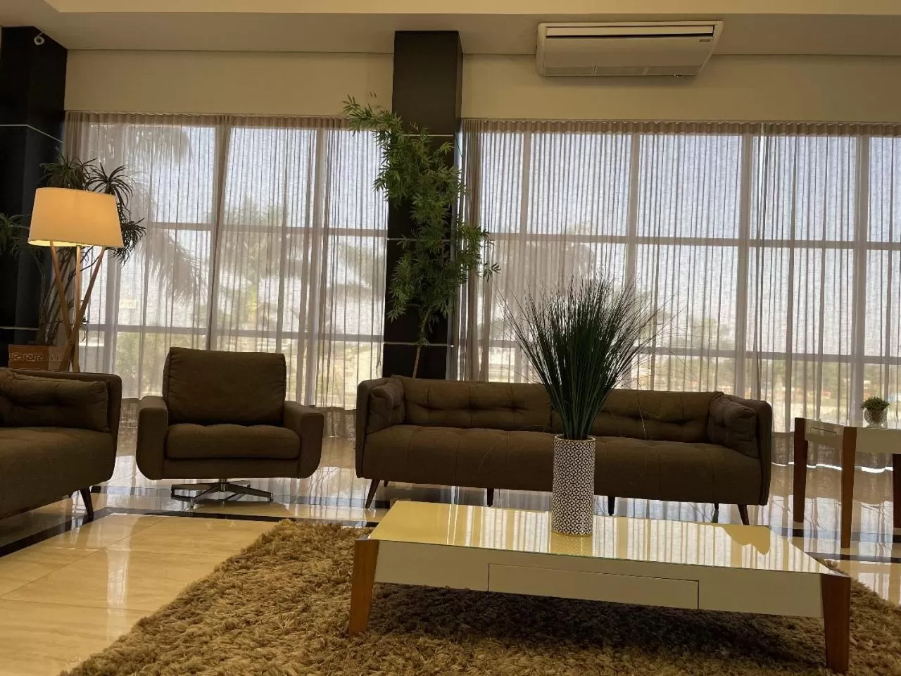 Seating area in Transamerica Executive Maringá