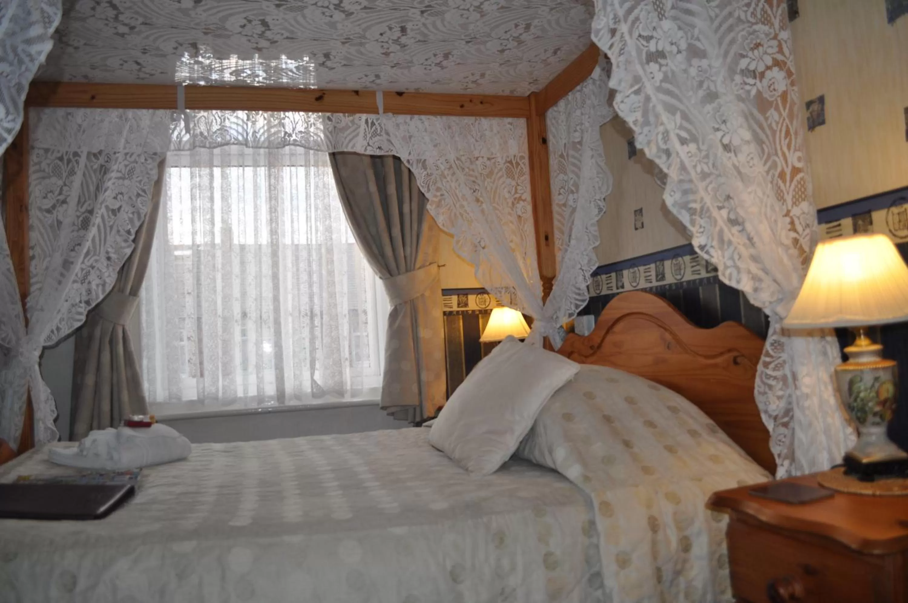 Bed in The New Guilderoy Hotel