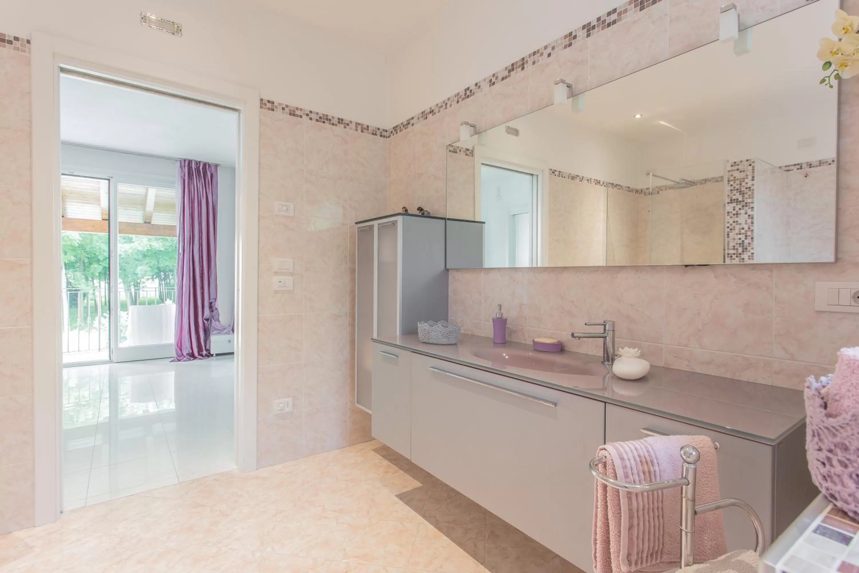 Bathroom in Pool & Garden Villa Lelia