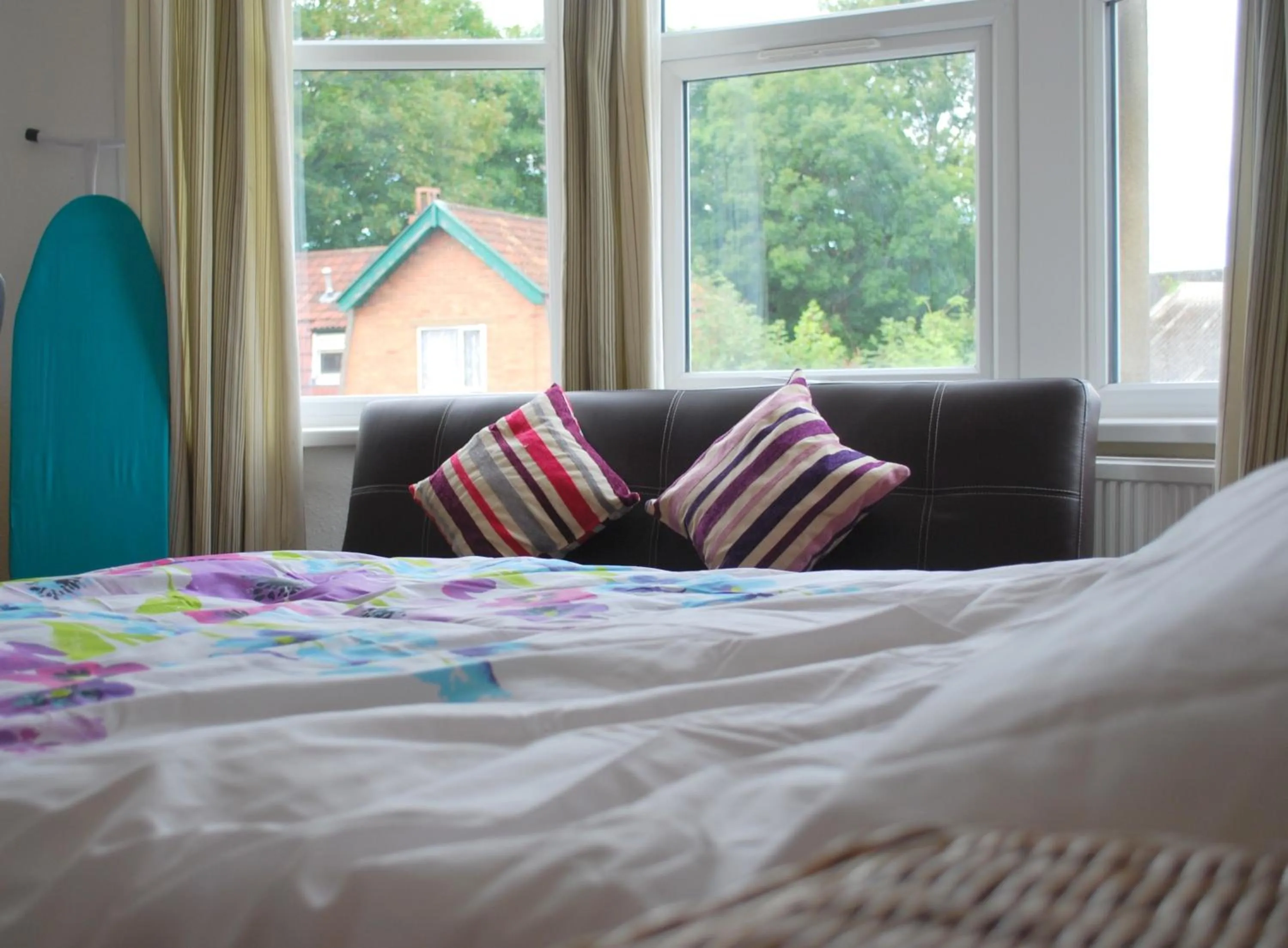 Photo of the whole room, Bed in Clift Guest House