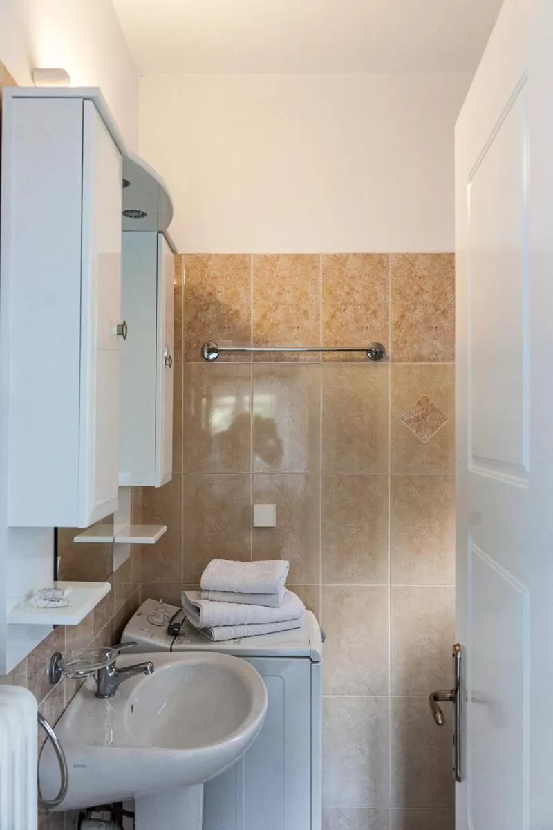 Bathroom in Epidavros Seascape