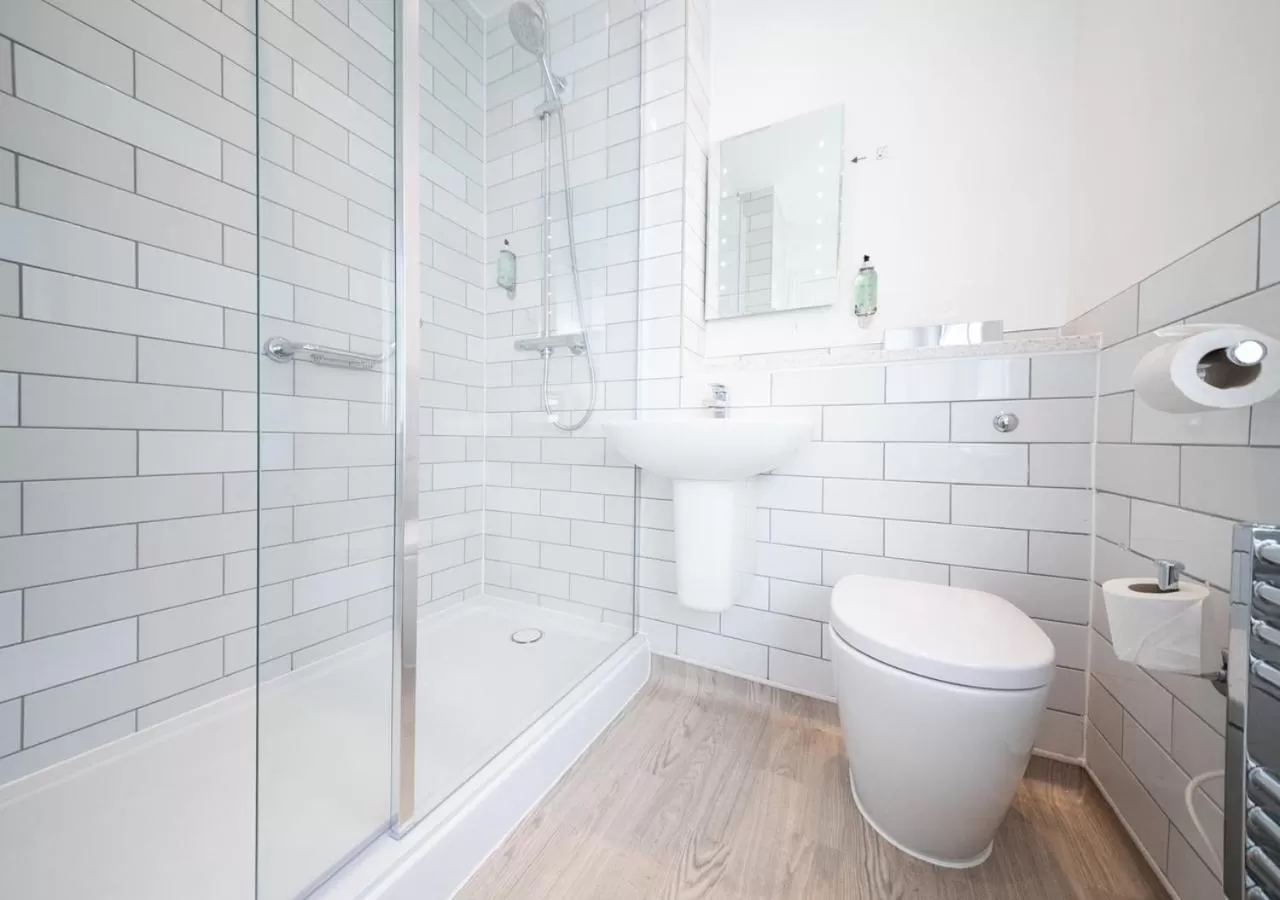 Toilet, Bathroom in Toby Carvery Exeter M5 J30 by Innkeeper's Collection