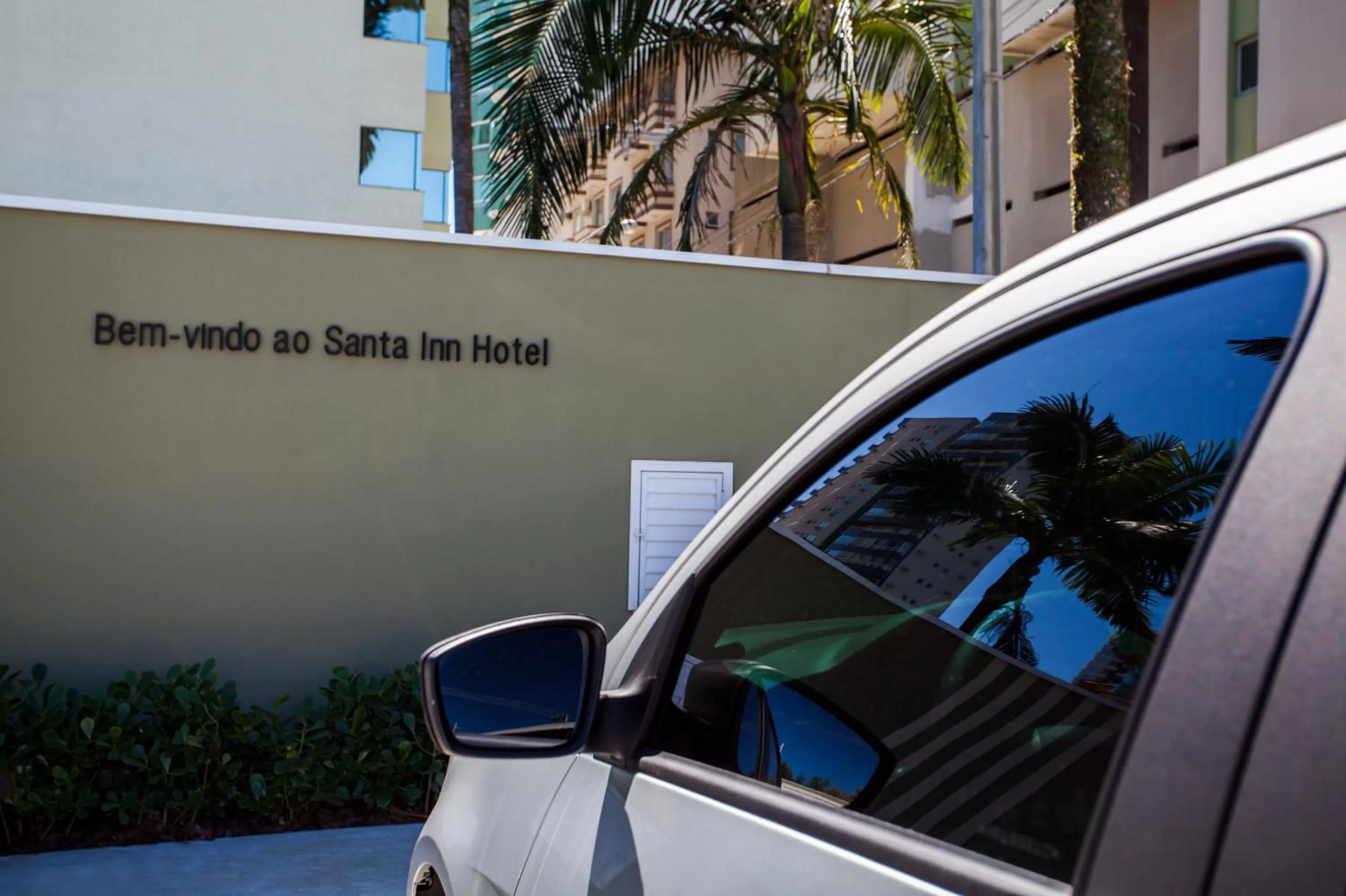 Area and facilities in Santa Inn Hotel