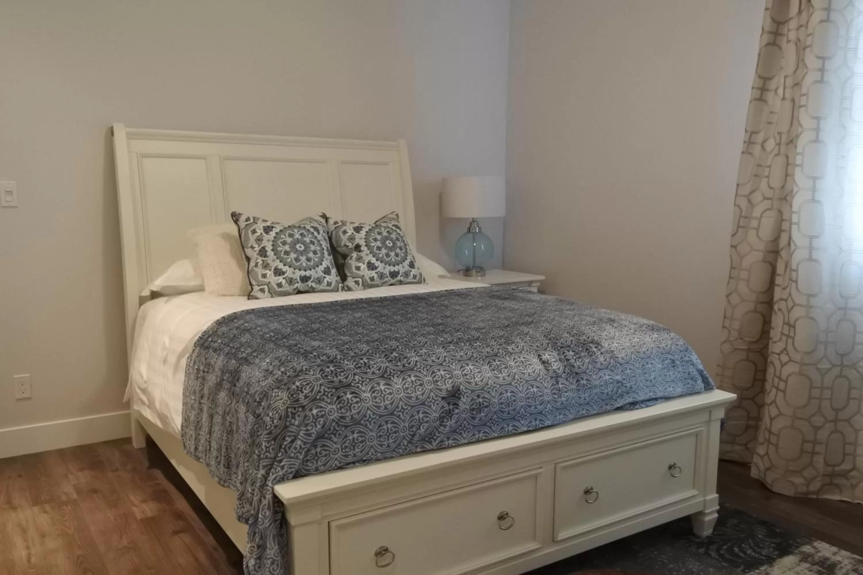 Bed in Black Rooster Guesthouse