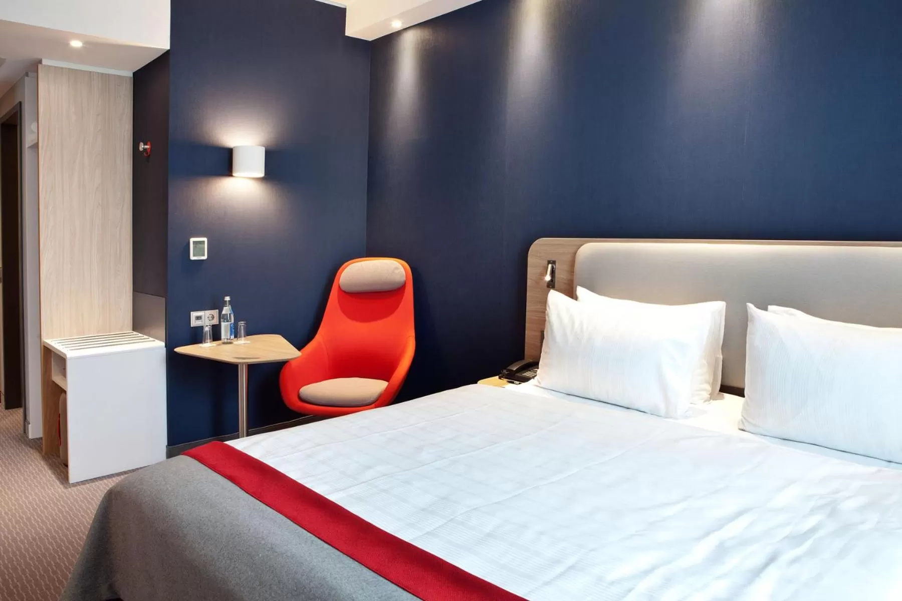 Bed in Holiday Inn Express - Siegen by IHG