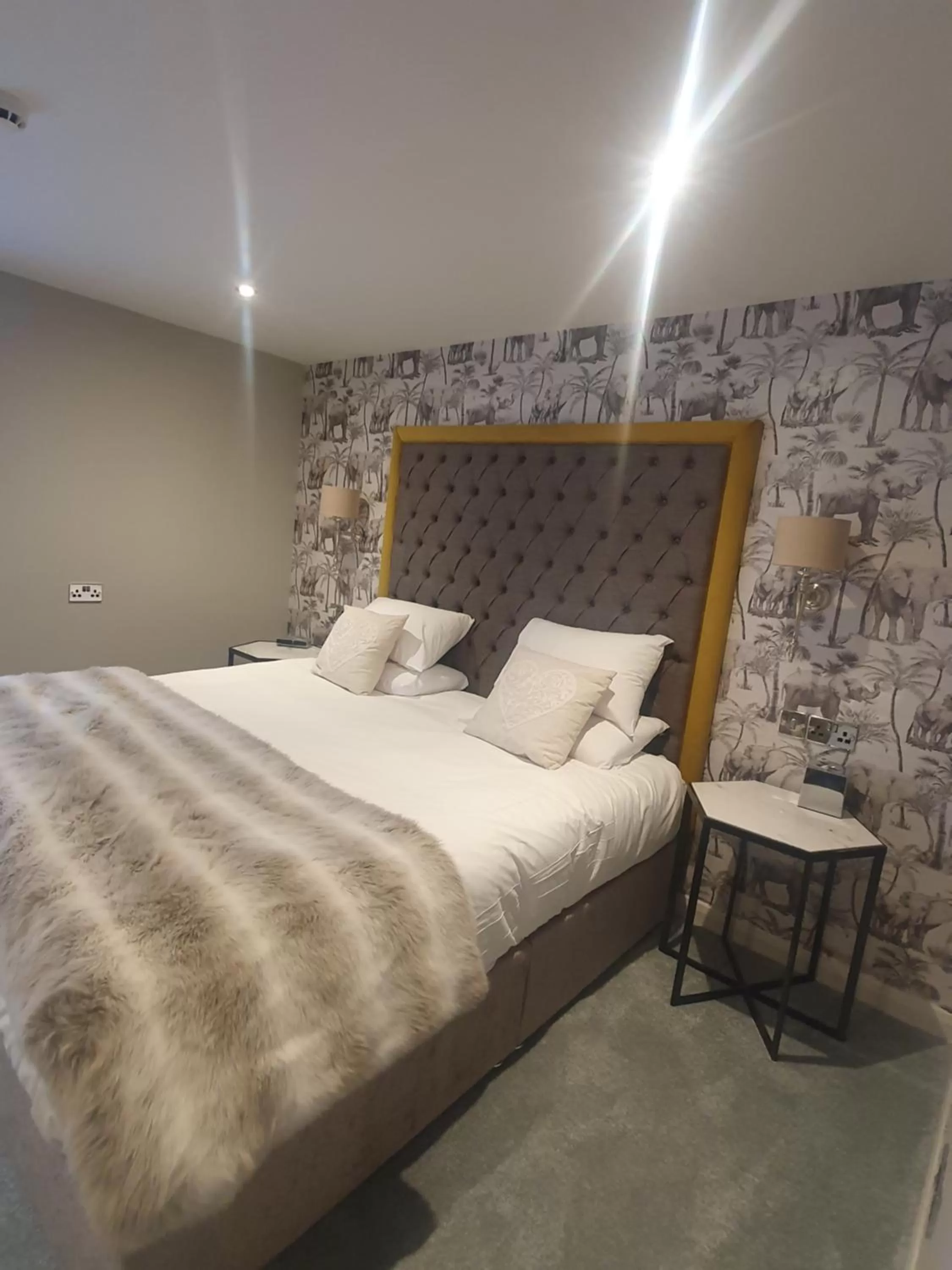 Bed in The General Tarleton