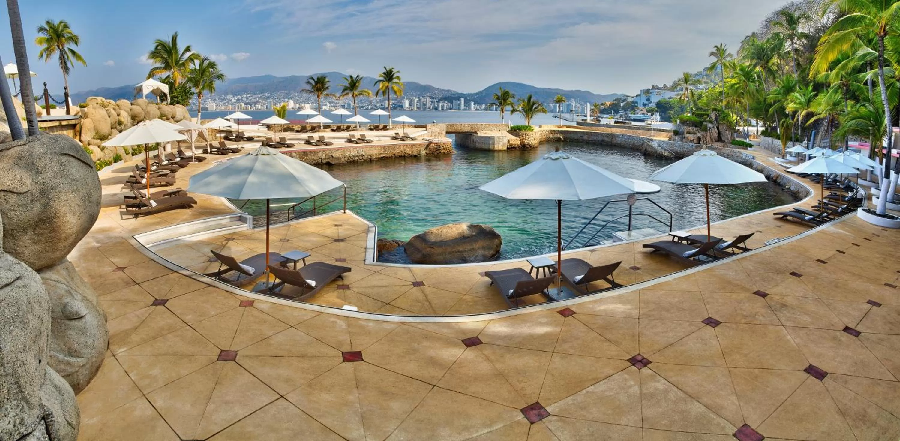 Swimming pool in Las Brisas Acapulco