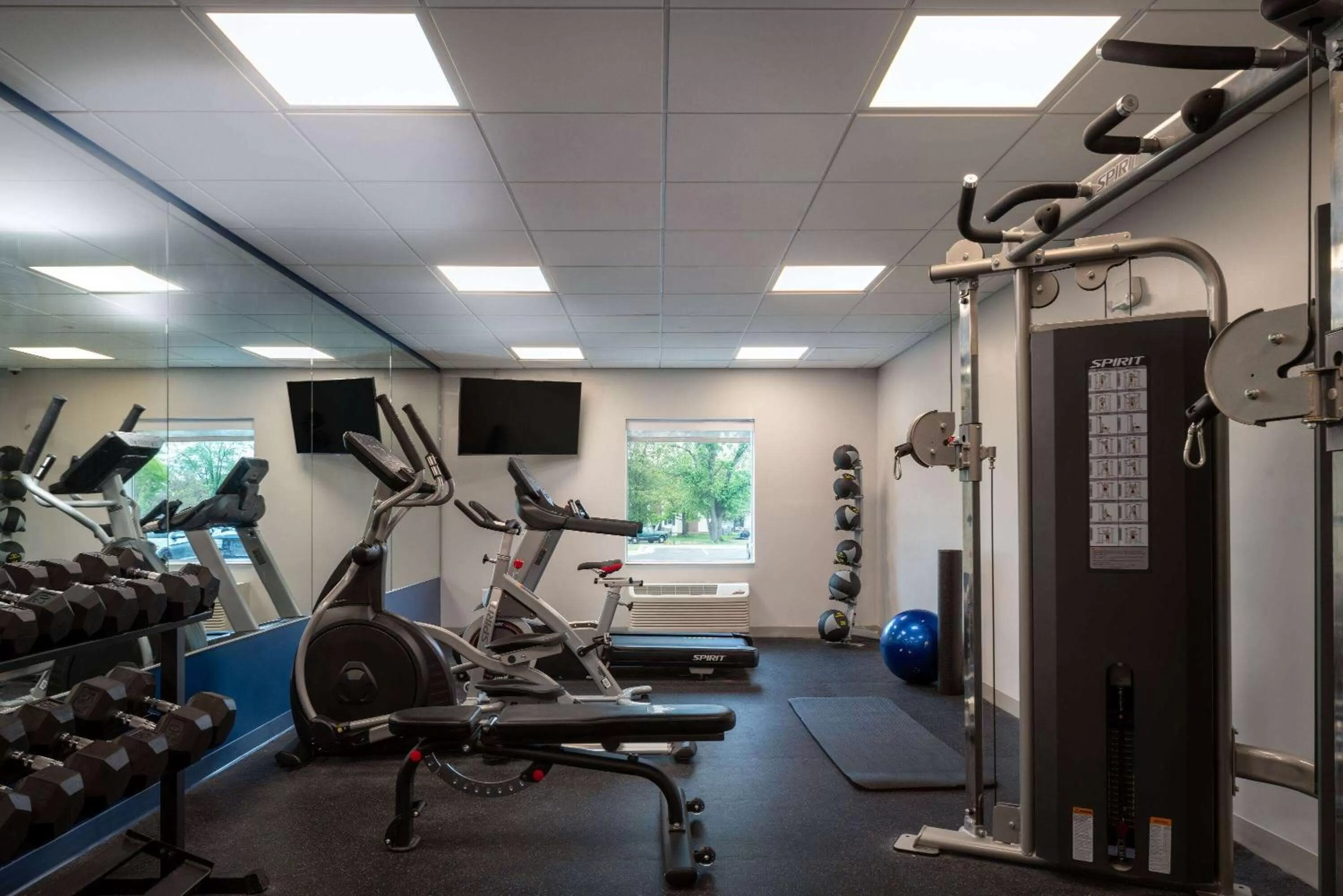 Fitness centre/facilities in Microtel Inn & Suites by Wyndham Winchester