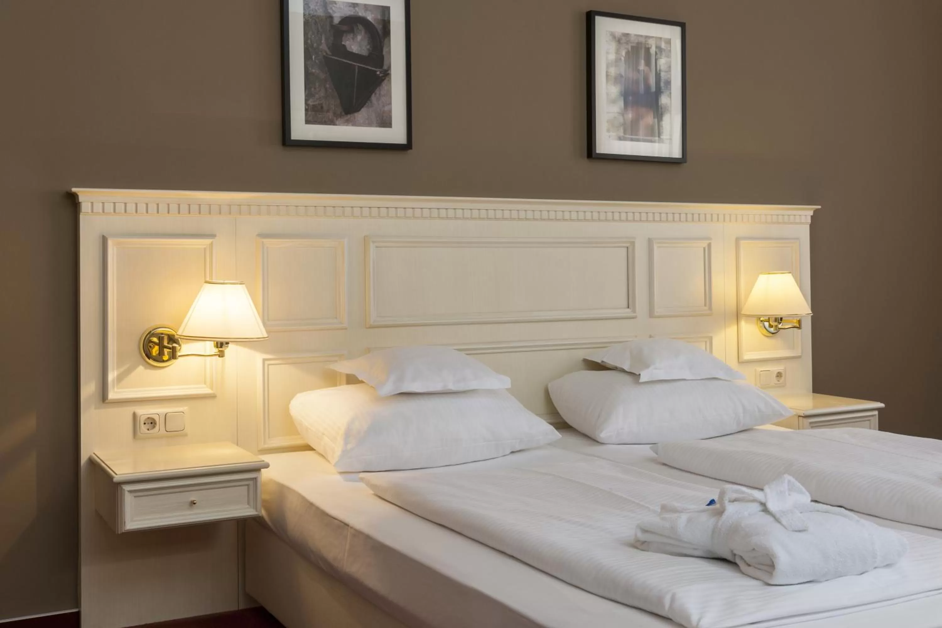 Bedroom, Bed in Wyndham Garden Quedlinburg Stadtschloss