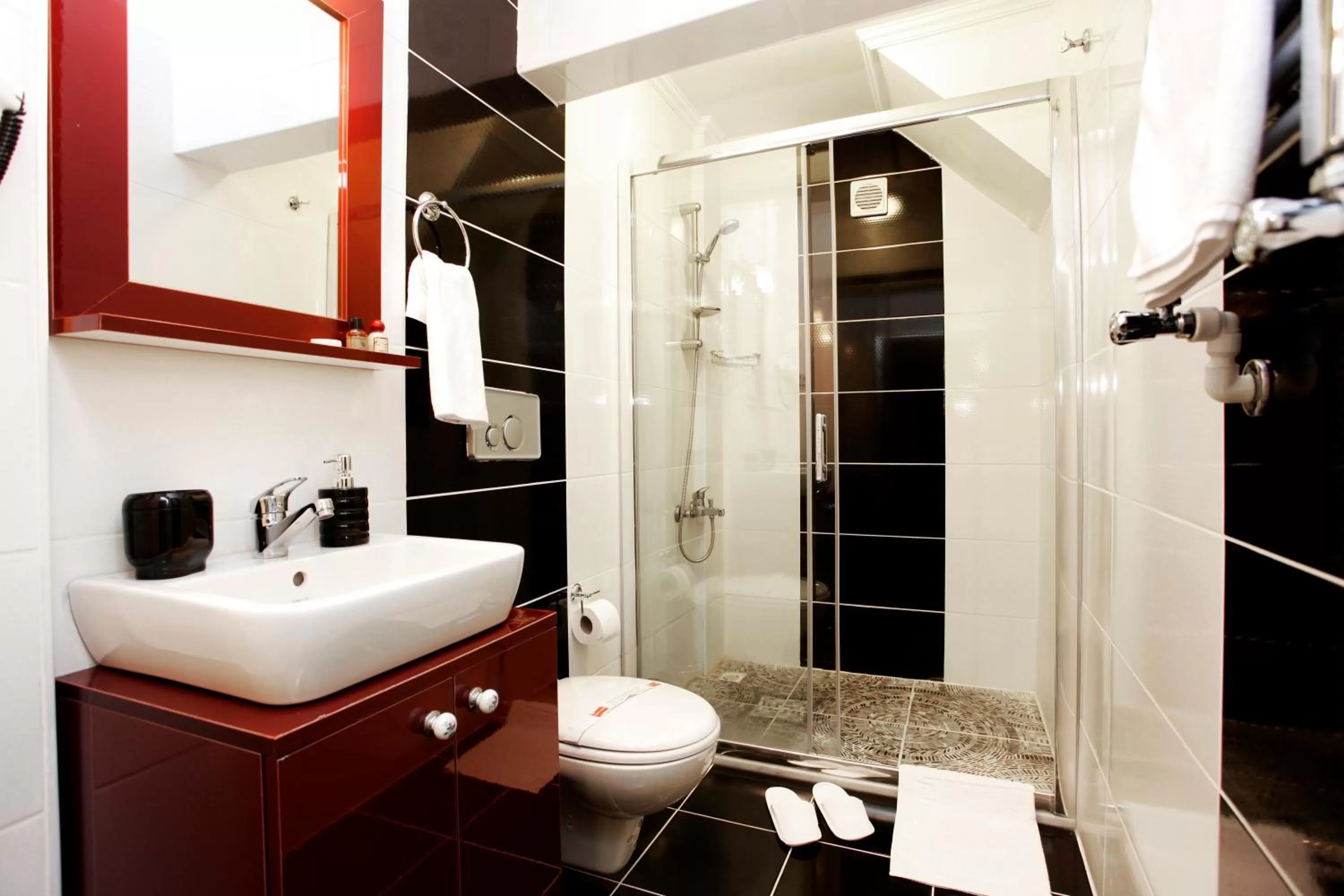 Bathroom in Spinel Hotel - Old City